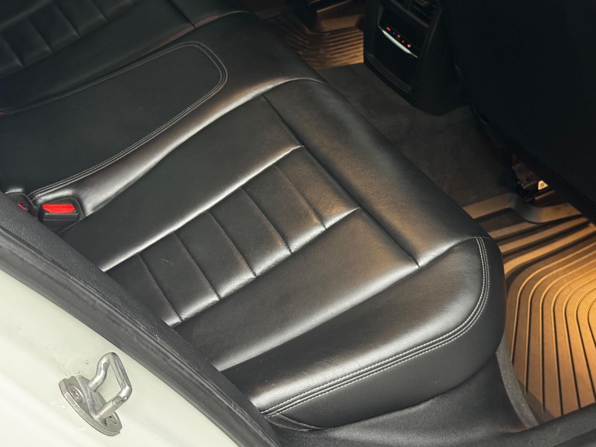 BMW 3 Series view 44