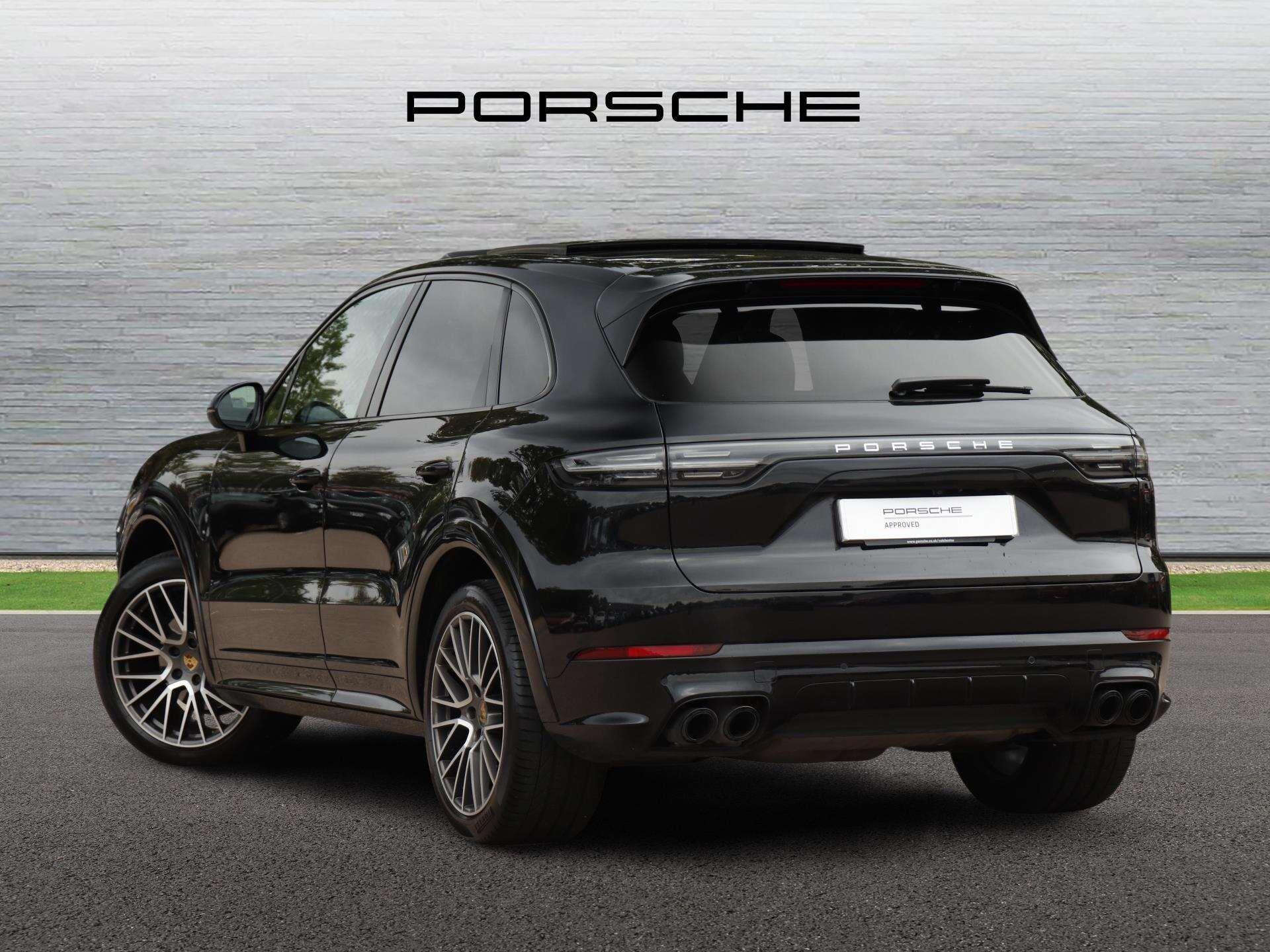Porsche Cayenne view 5