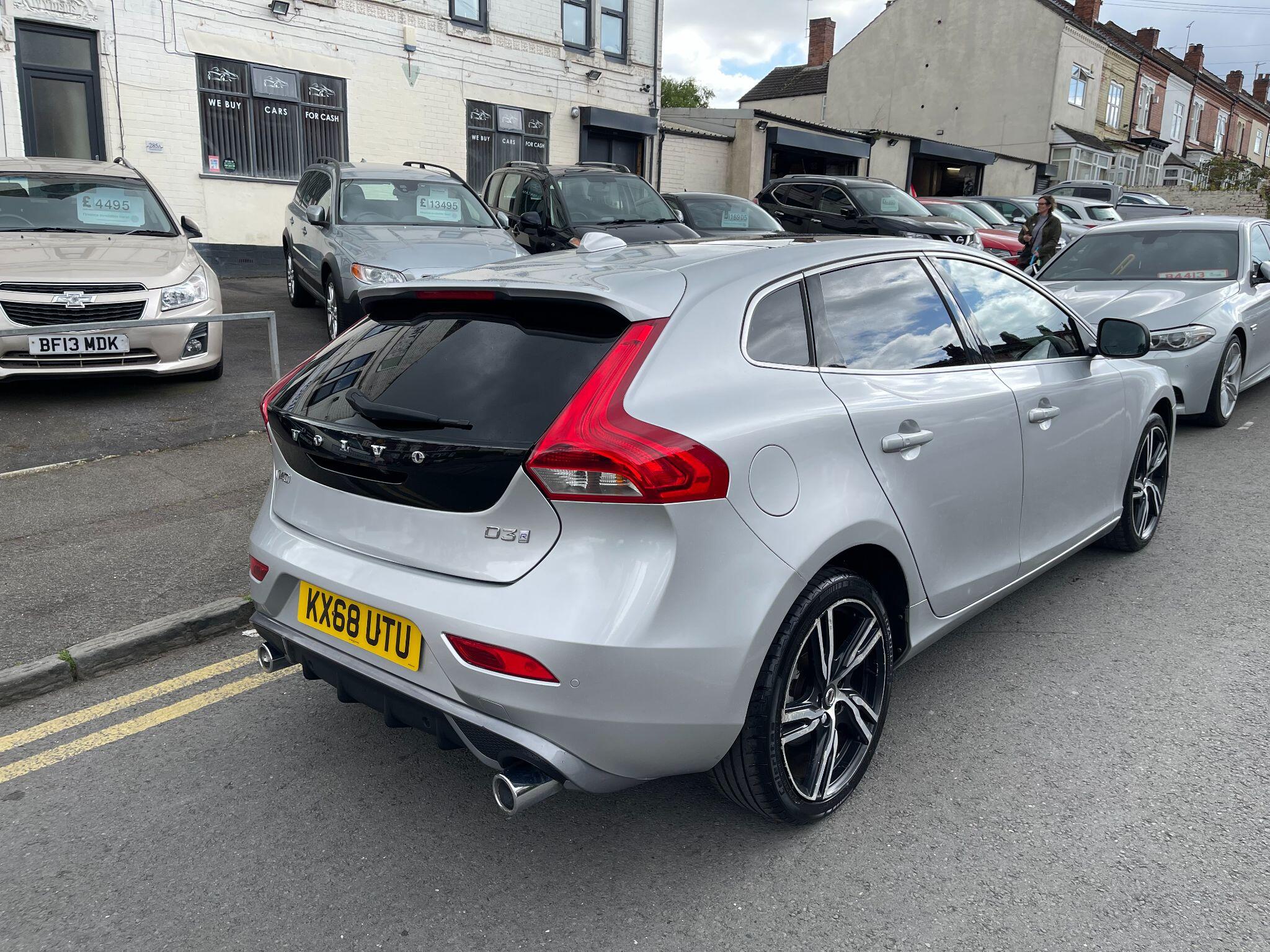 Volvo V40 view 12