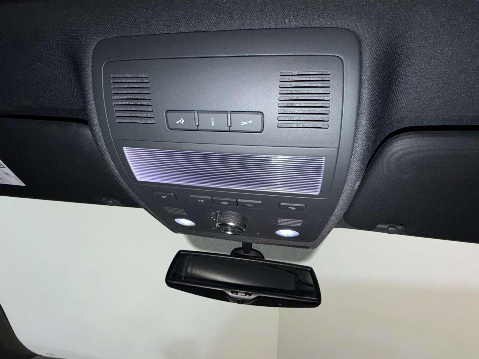 Volkswagen Touareg view 53