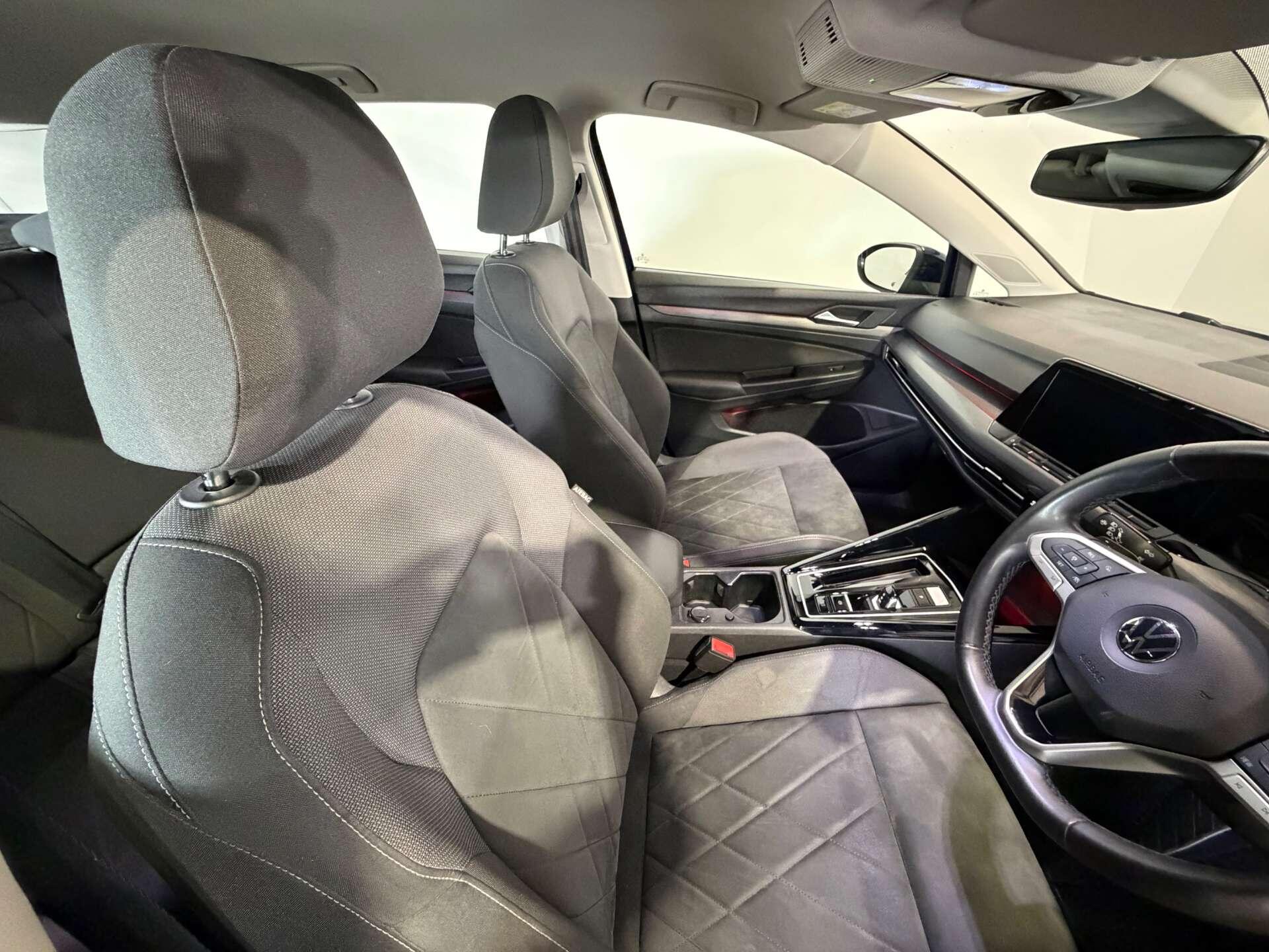 Volkswagen Golf view 14
