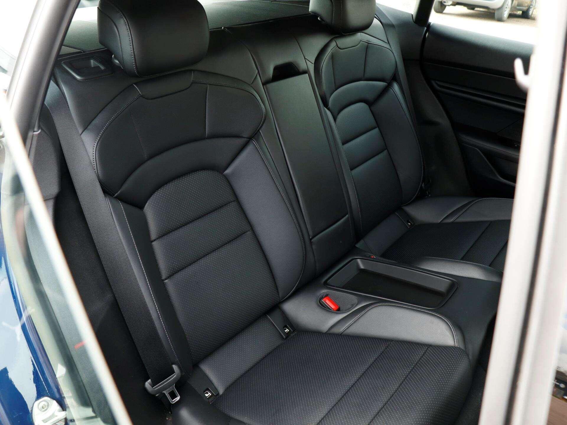 Porsche Taycan view 25
