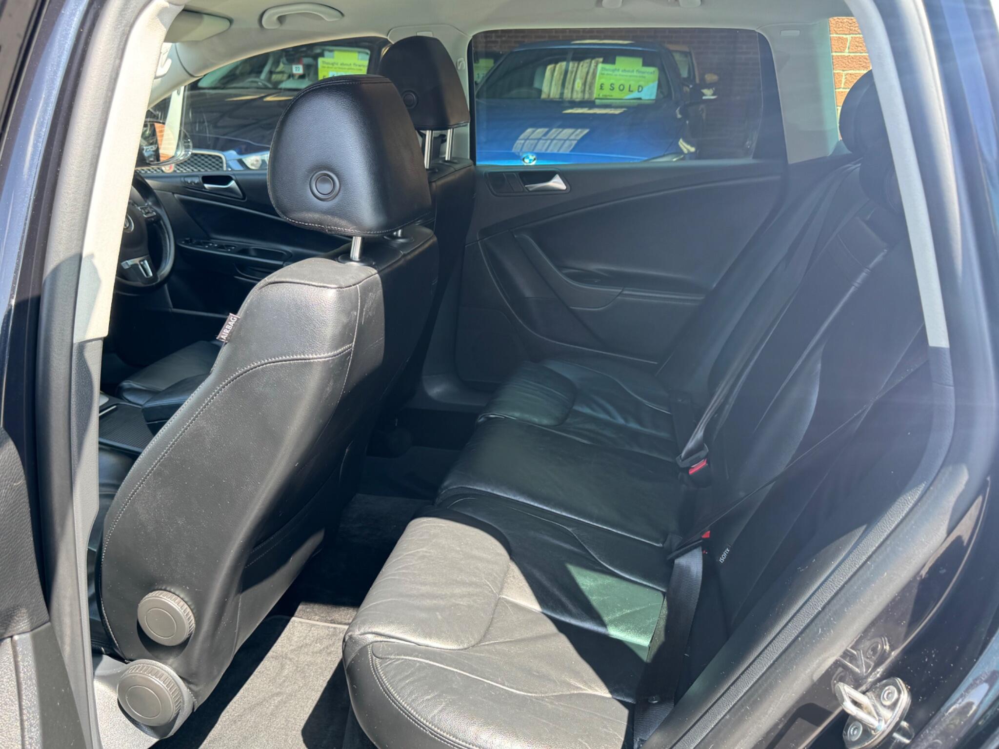 Volkswagen Passat view 7