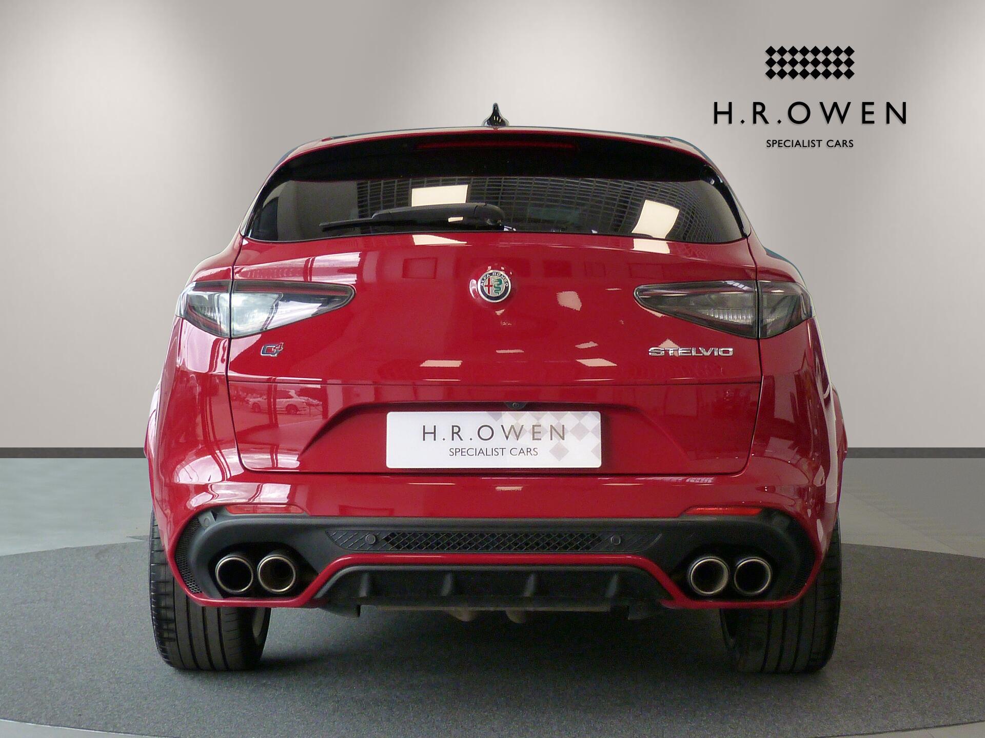 Alfa Romeo Stelvio view 11
