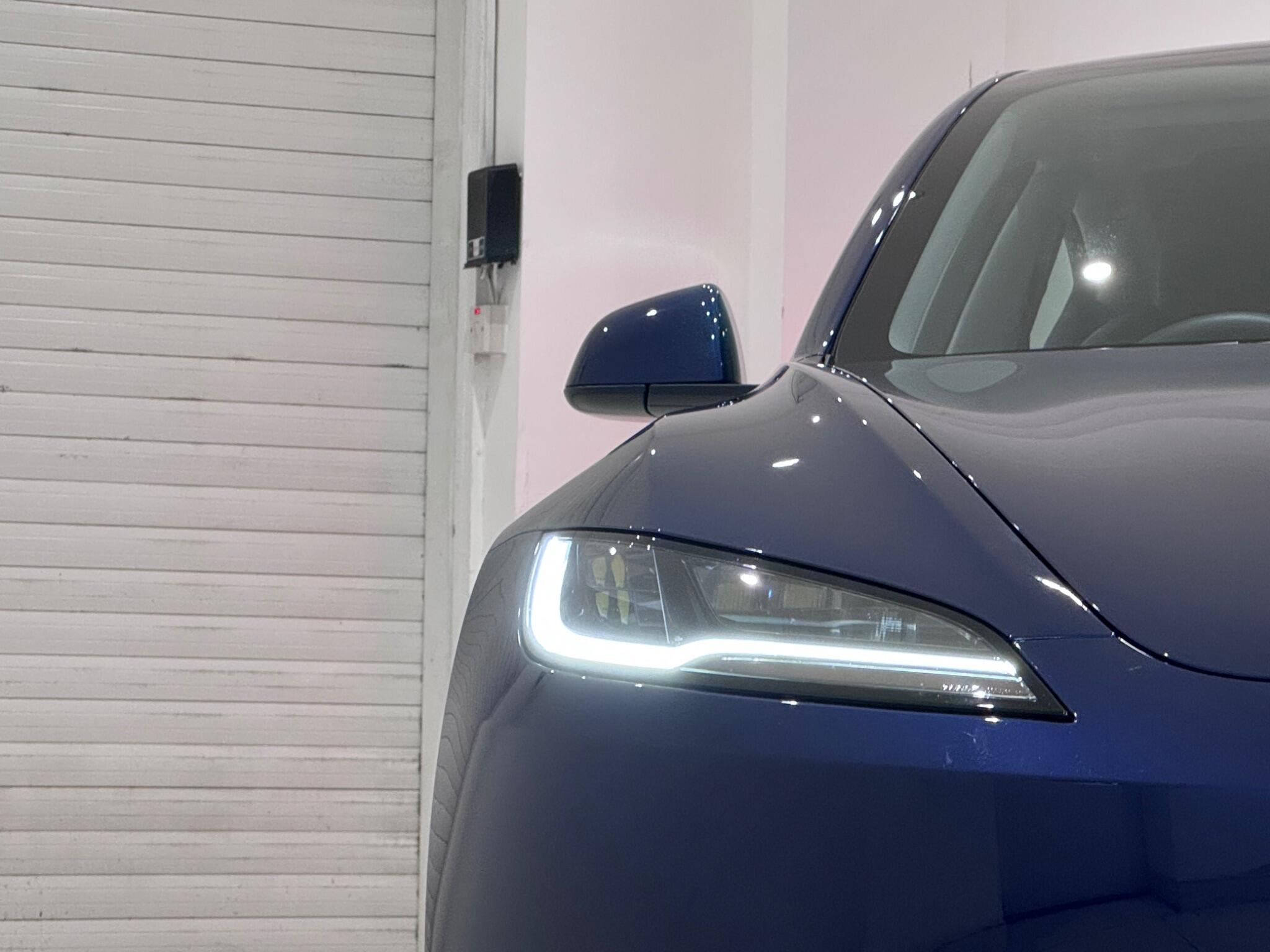 Tesla Model 3 view 32