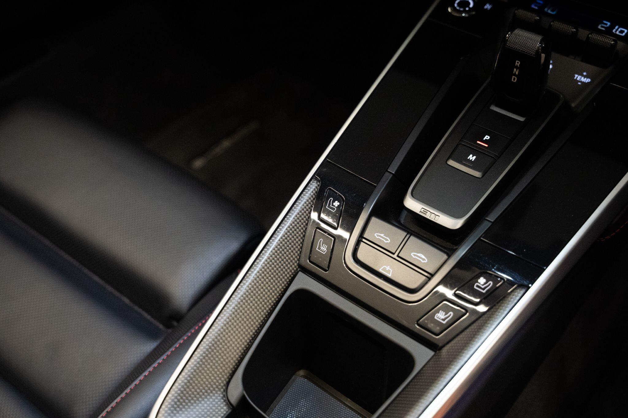 Porsche 911 view 35