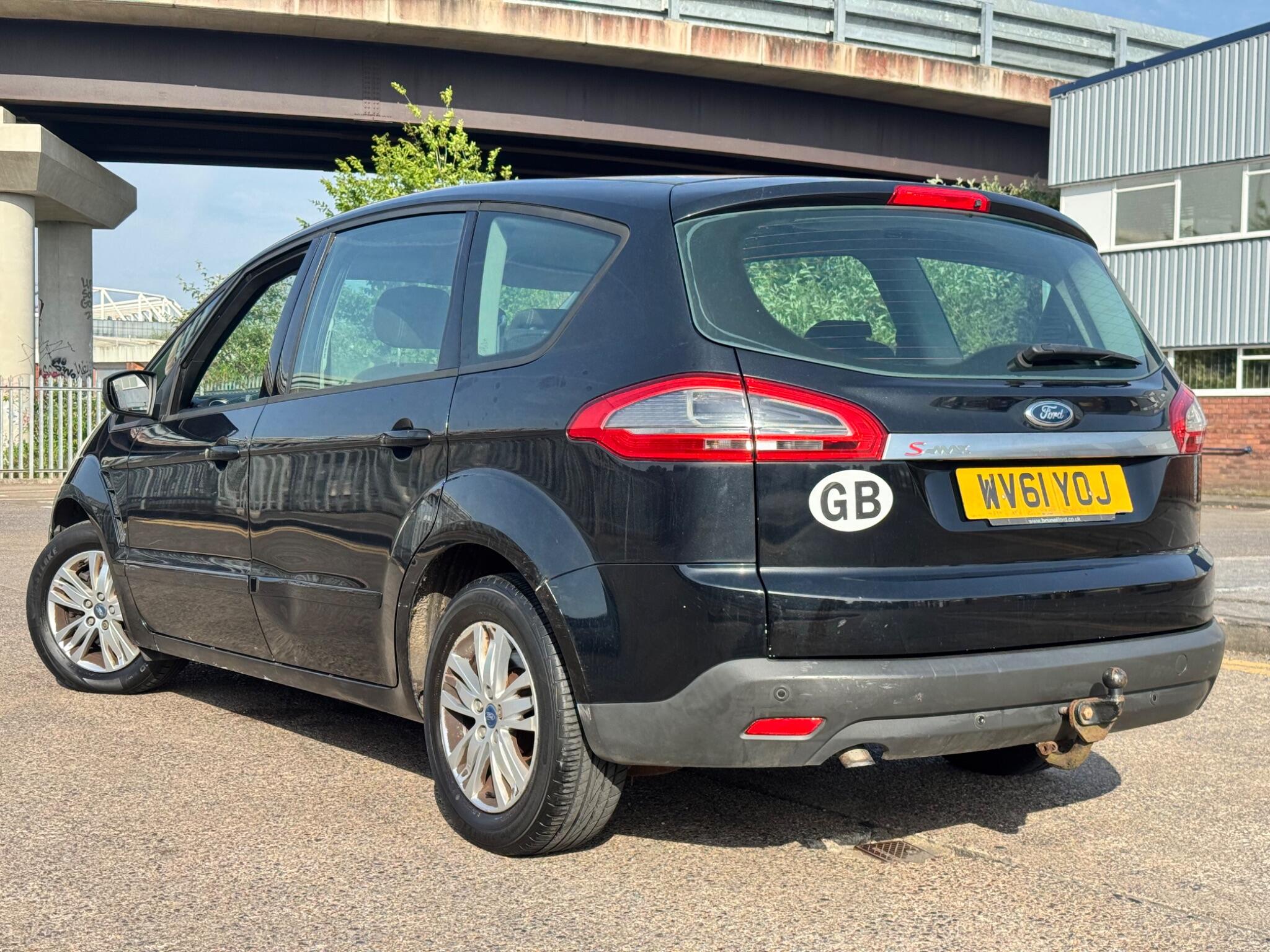 Ford S-Max view 8