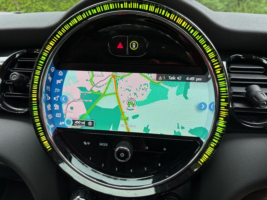 Mini Hatch view 16