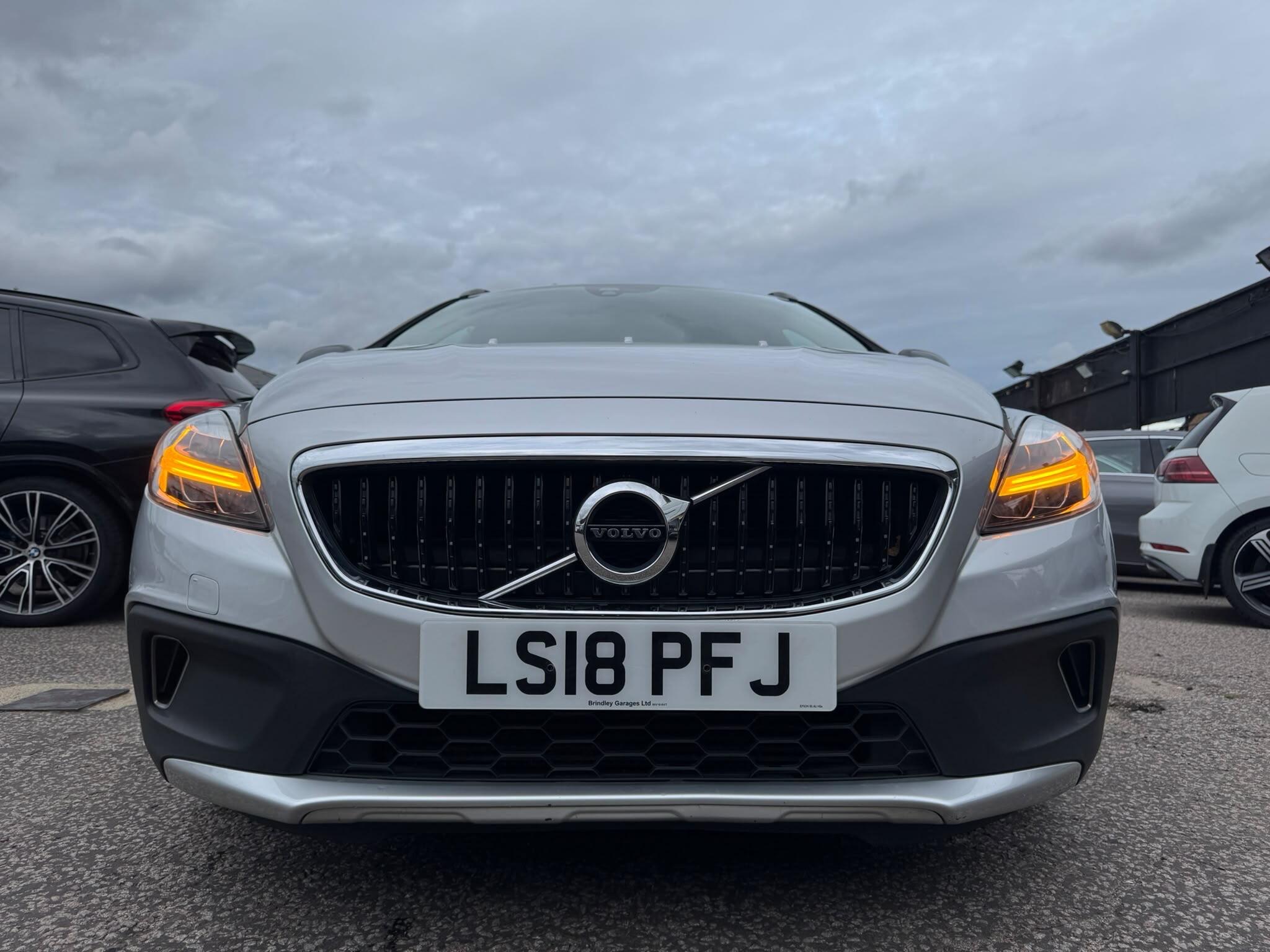 Volvo V40 Cross Country view 10