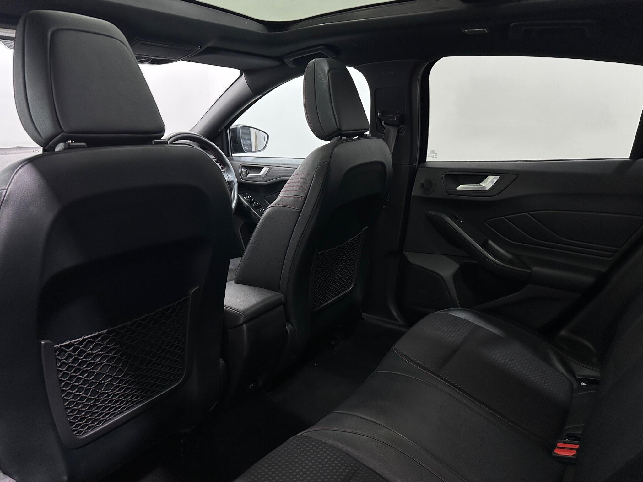 Ford Focus view 35