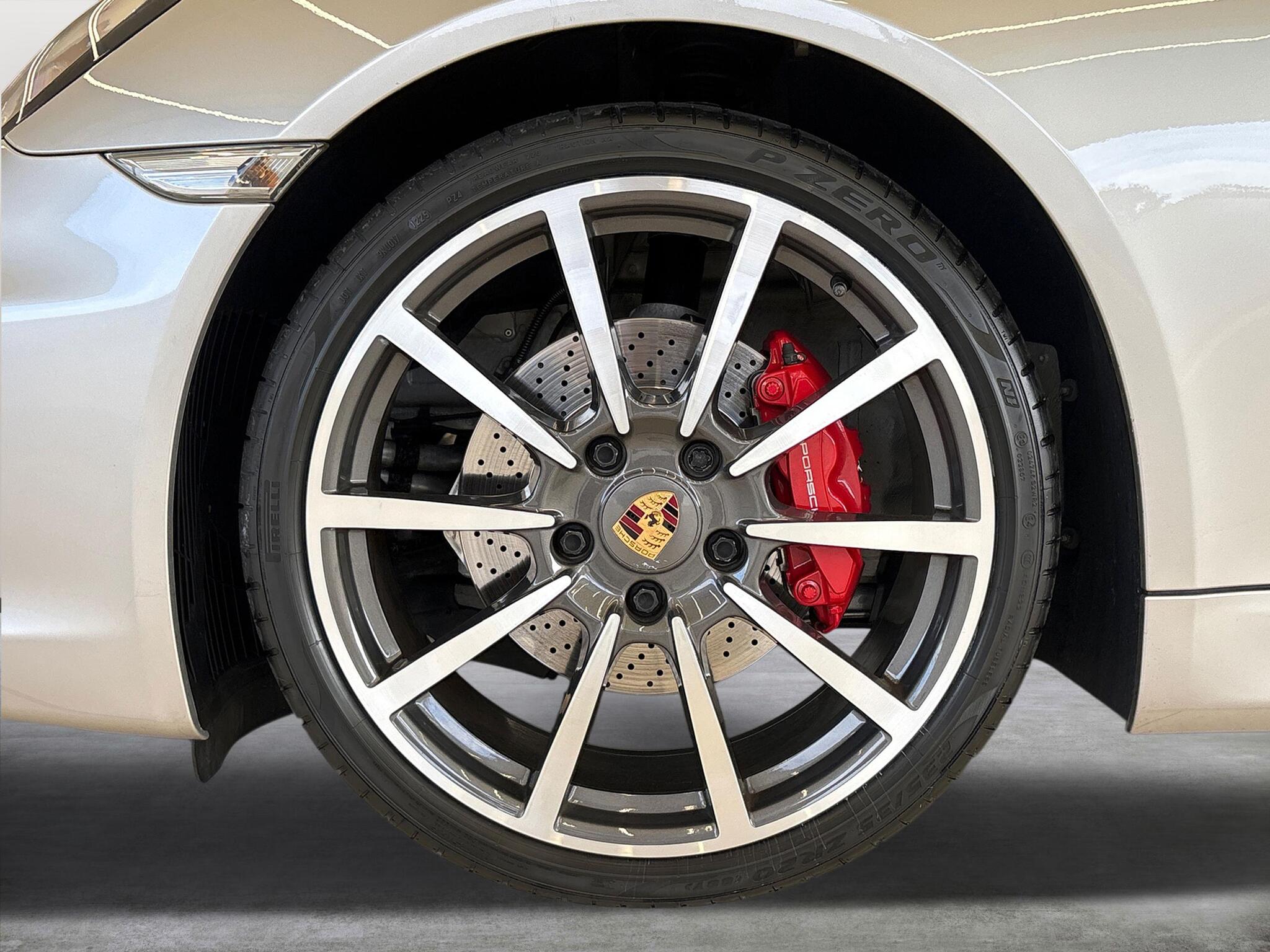 Porsche Boxster view 17