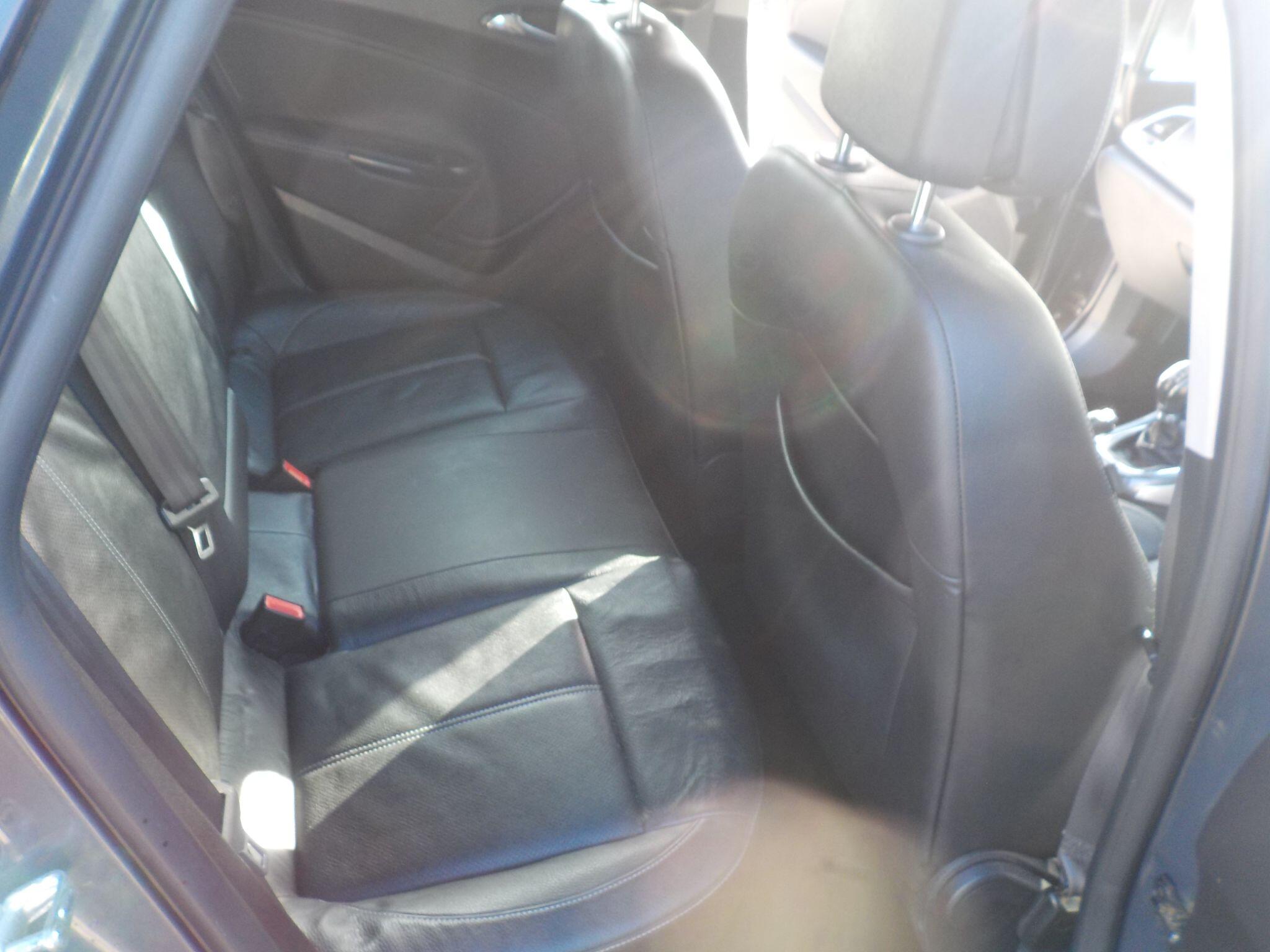 Vauxhall Astra 1.7 CDTi ecoFLEX 99g Elite Euro 5 (s/s) 5dr