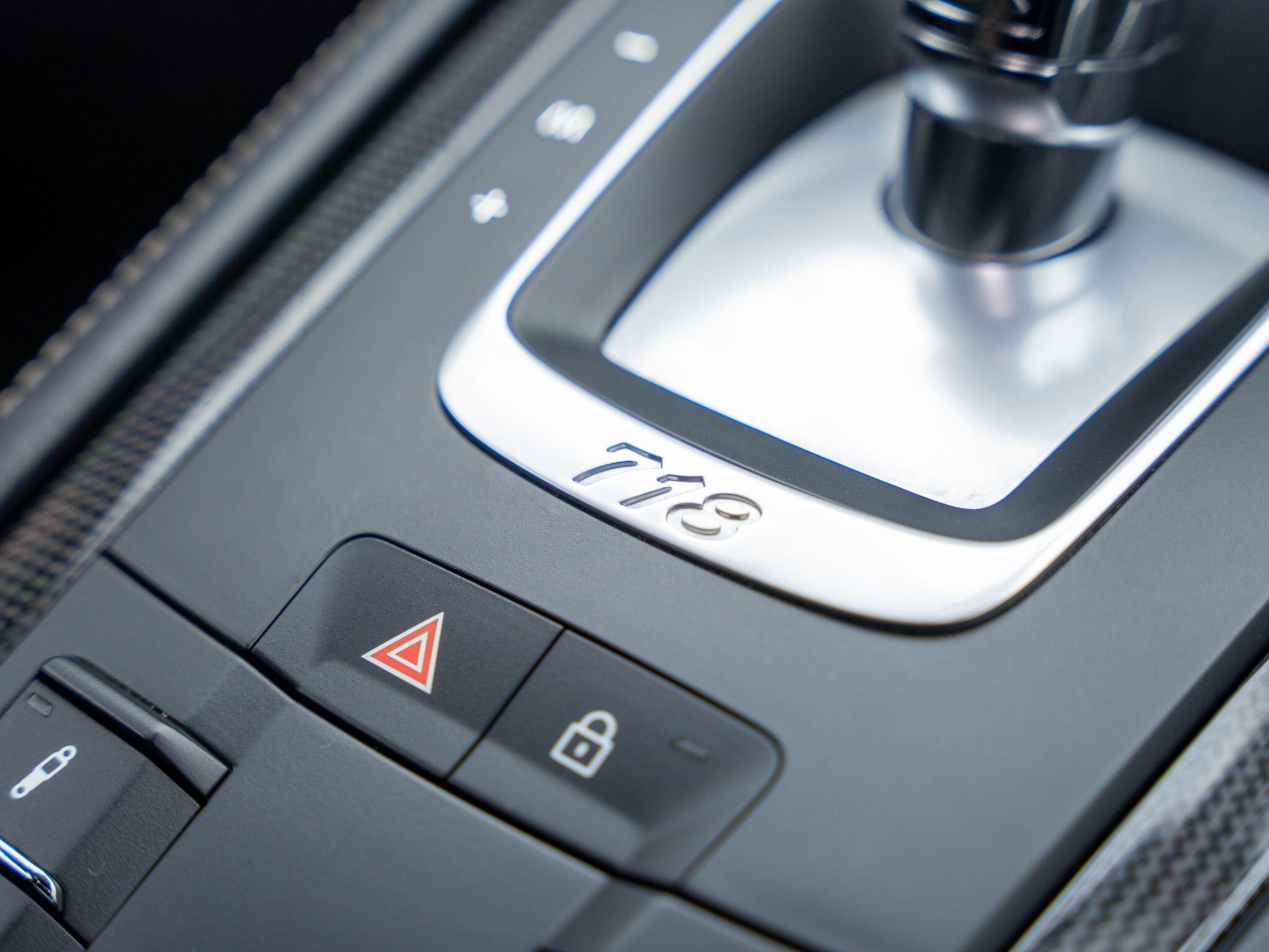 Porsche Cayman view 33