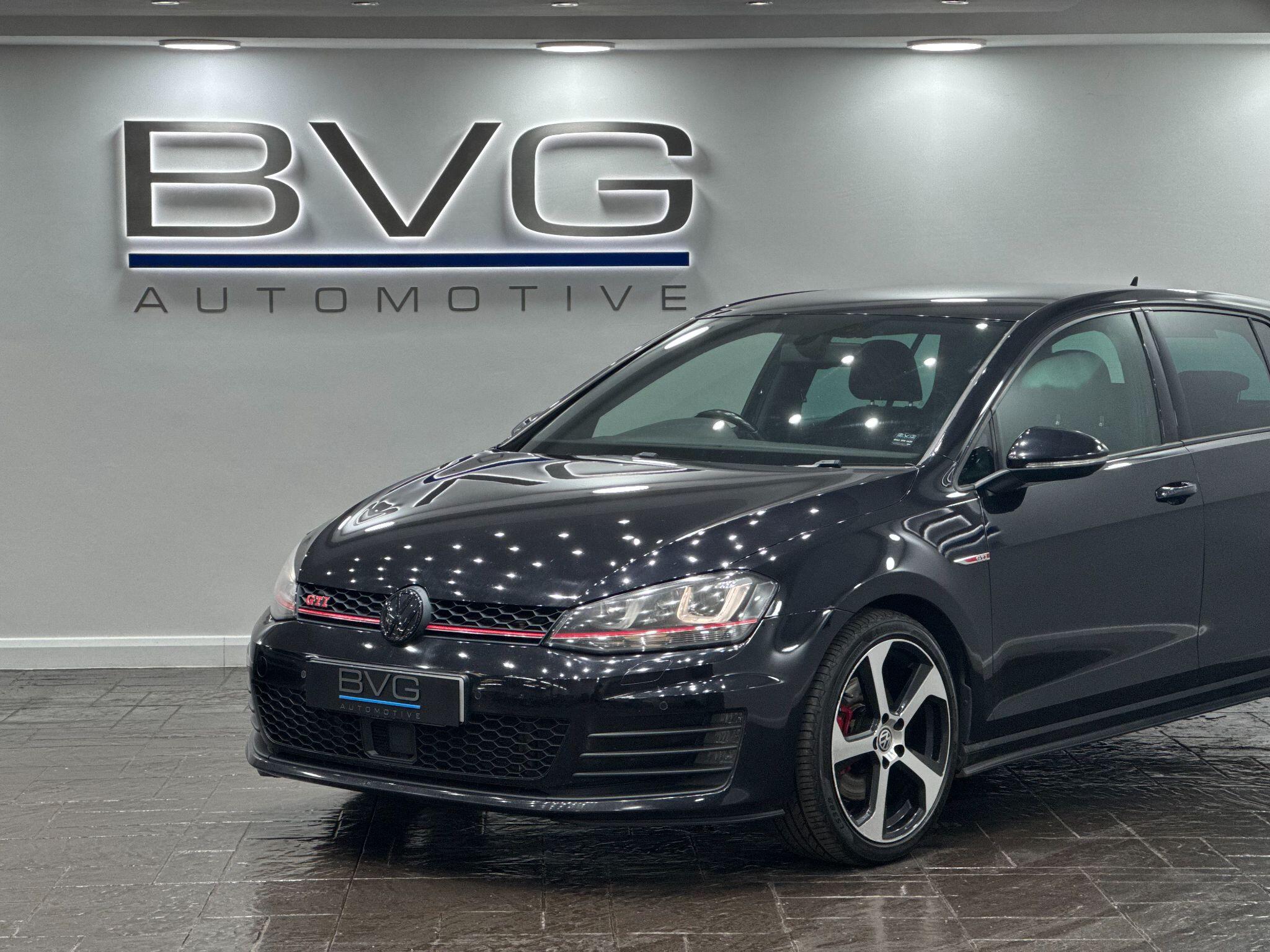 Volkswagen Golf view 11