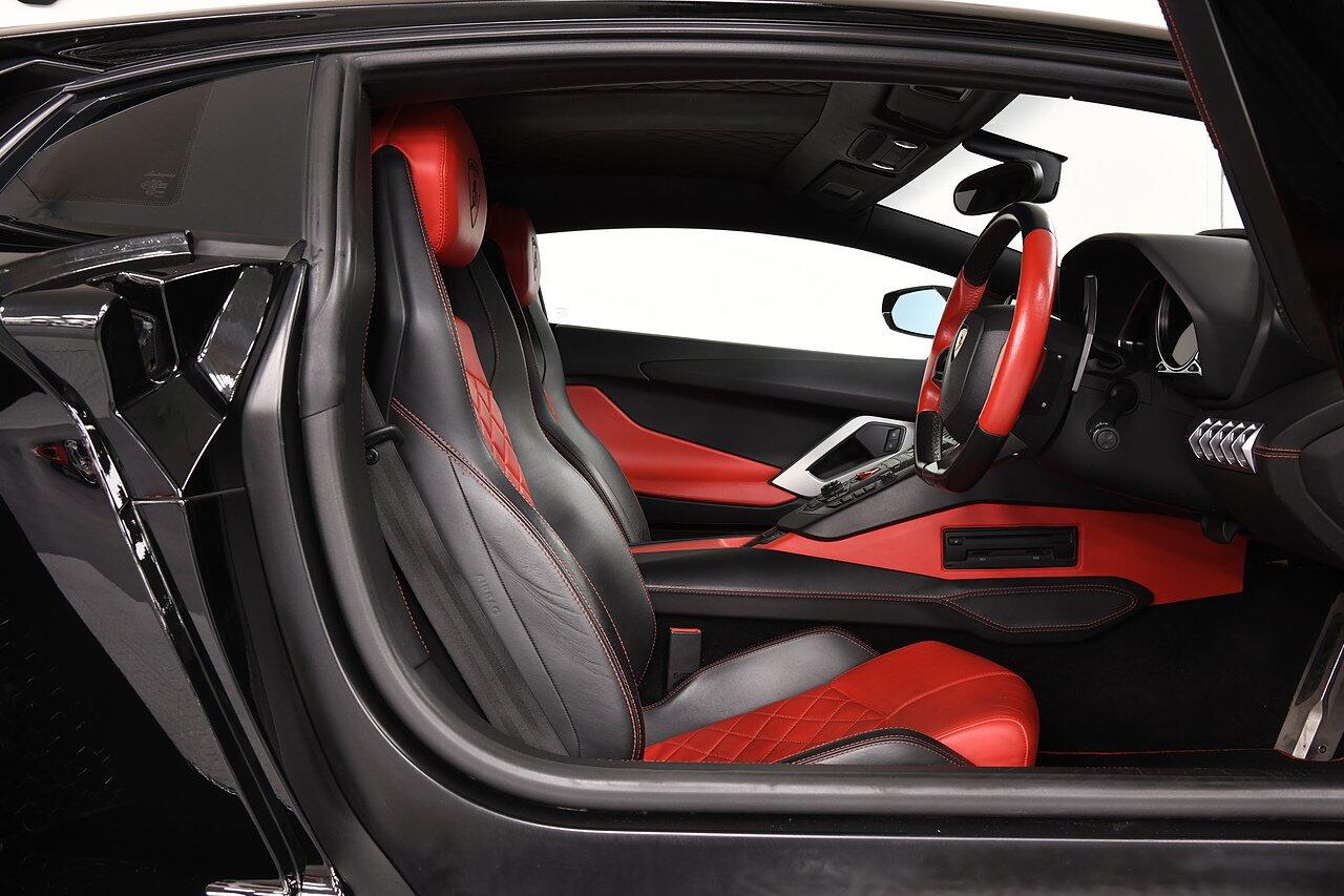 Lamborghini Aventador view 6