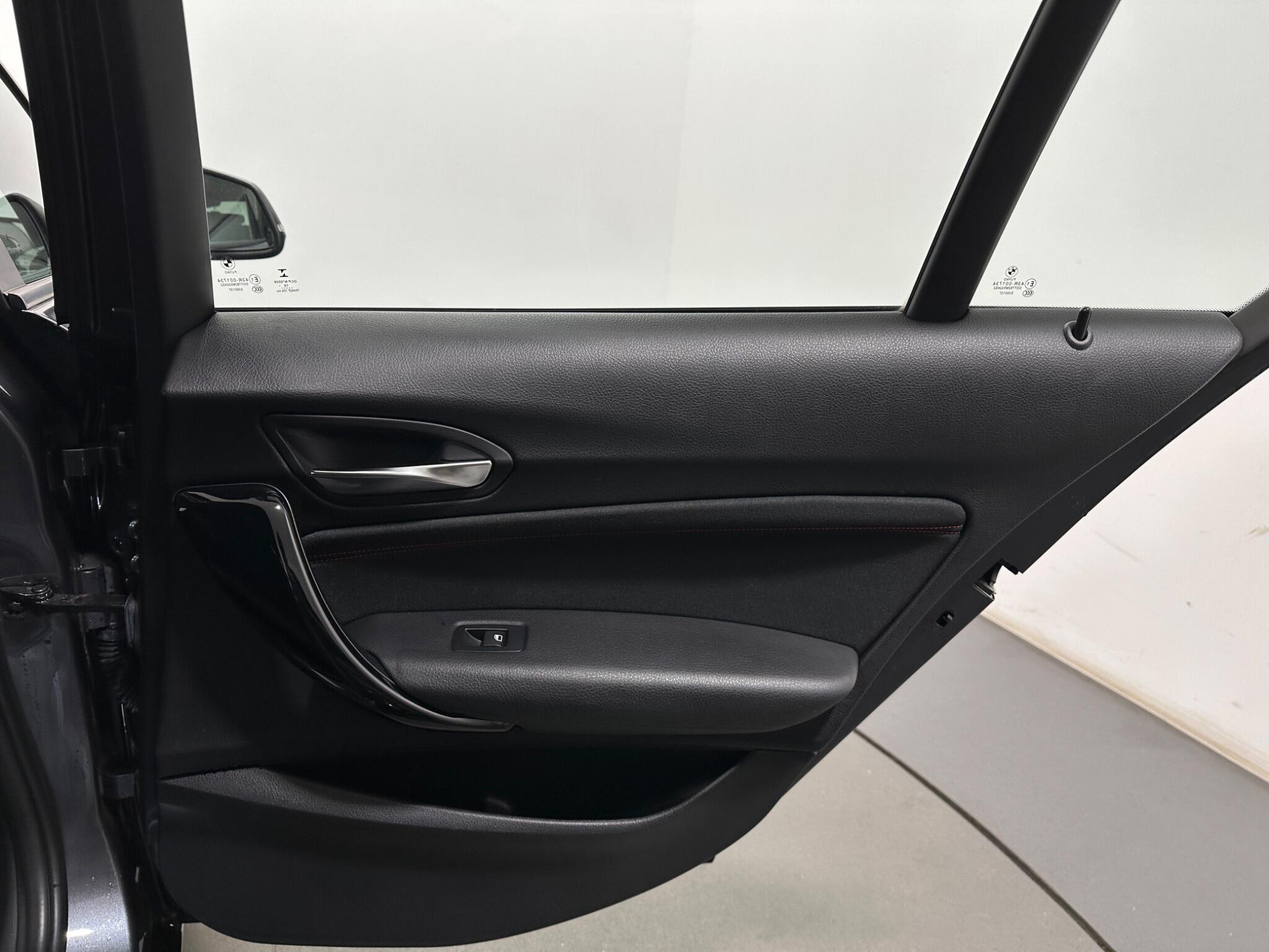 BMW 1 Series view 43