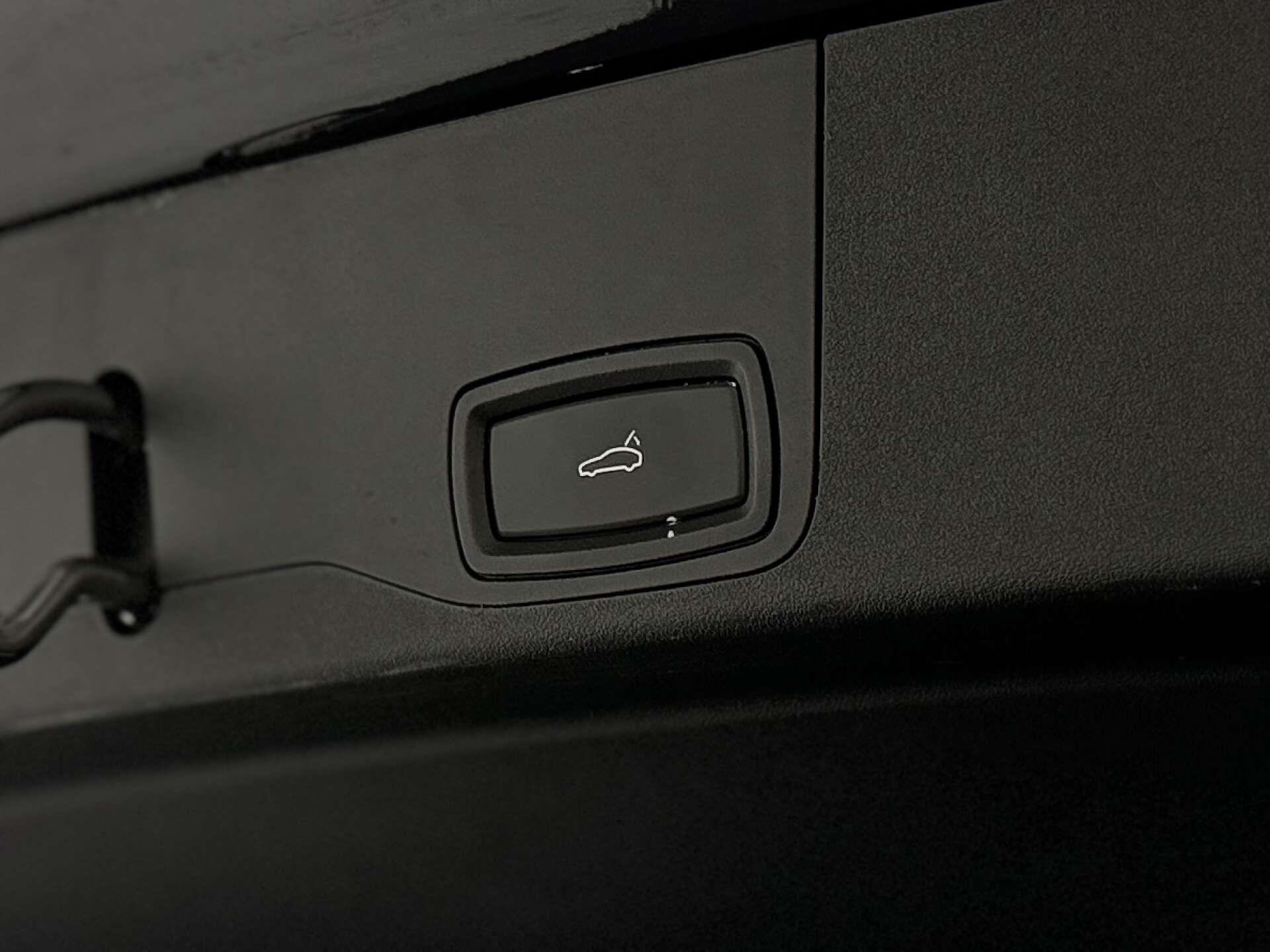 Porsche Taycan view 27