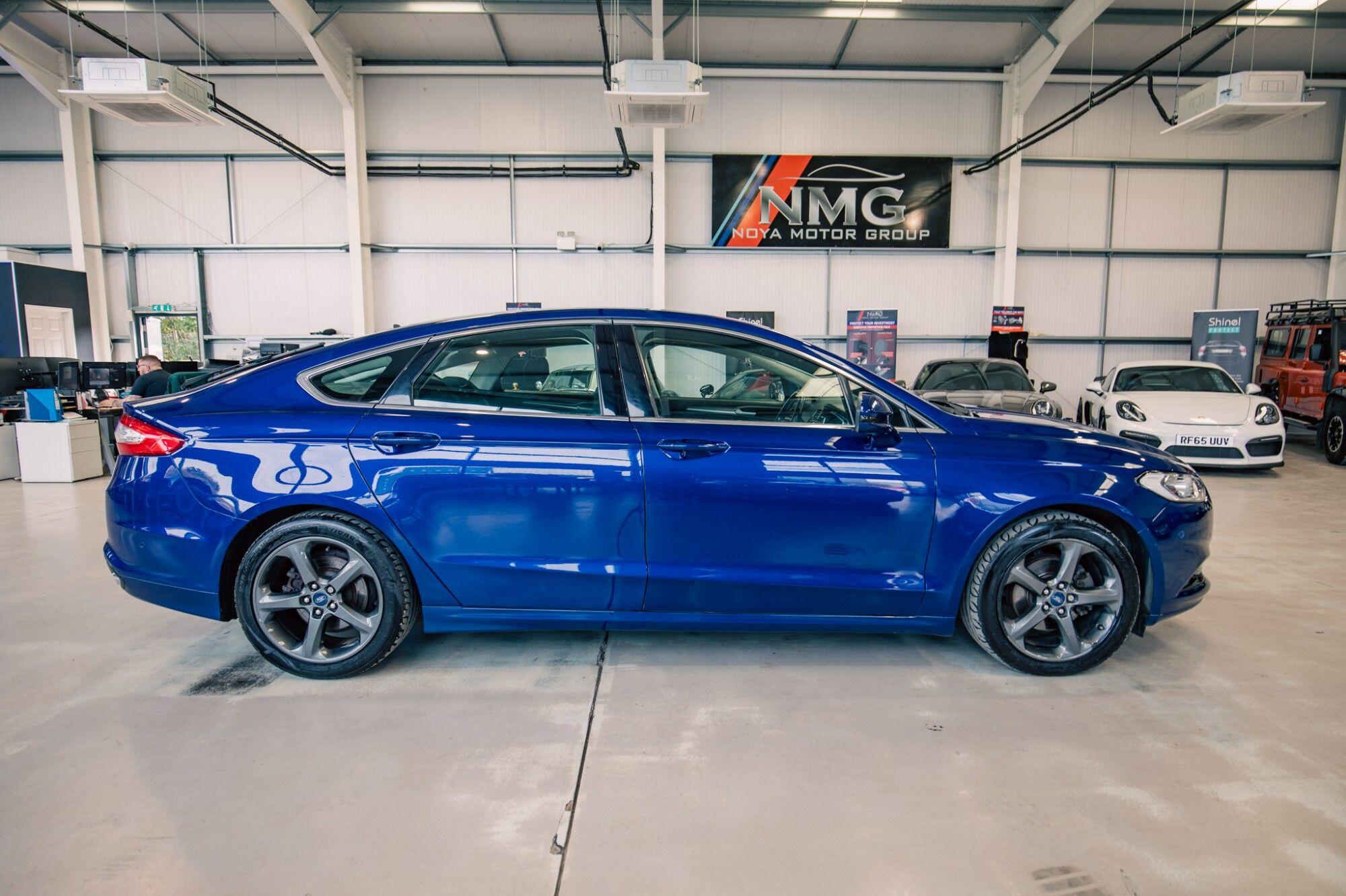 Ford Mondeo view 21