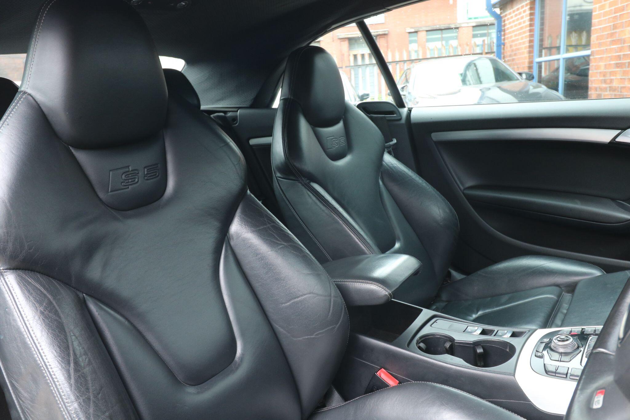 Audi S5 view 16