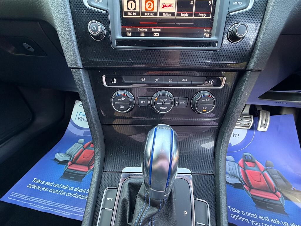 Volkswagen Golf view 19