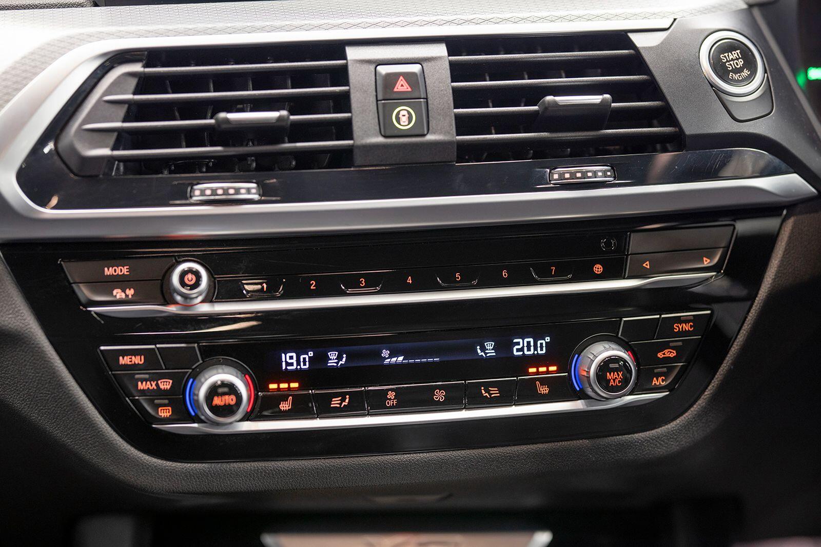 BMW X3 view 56