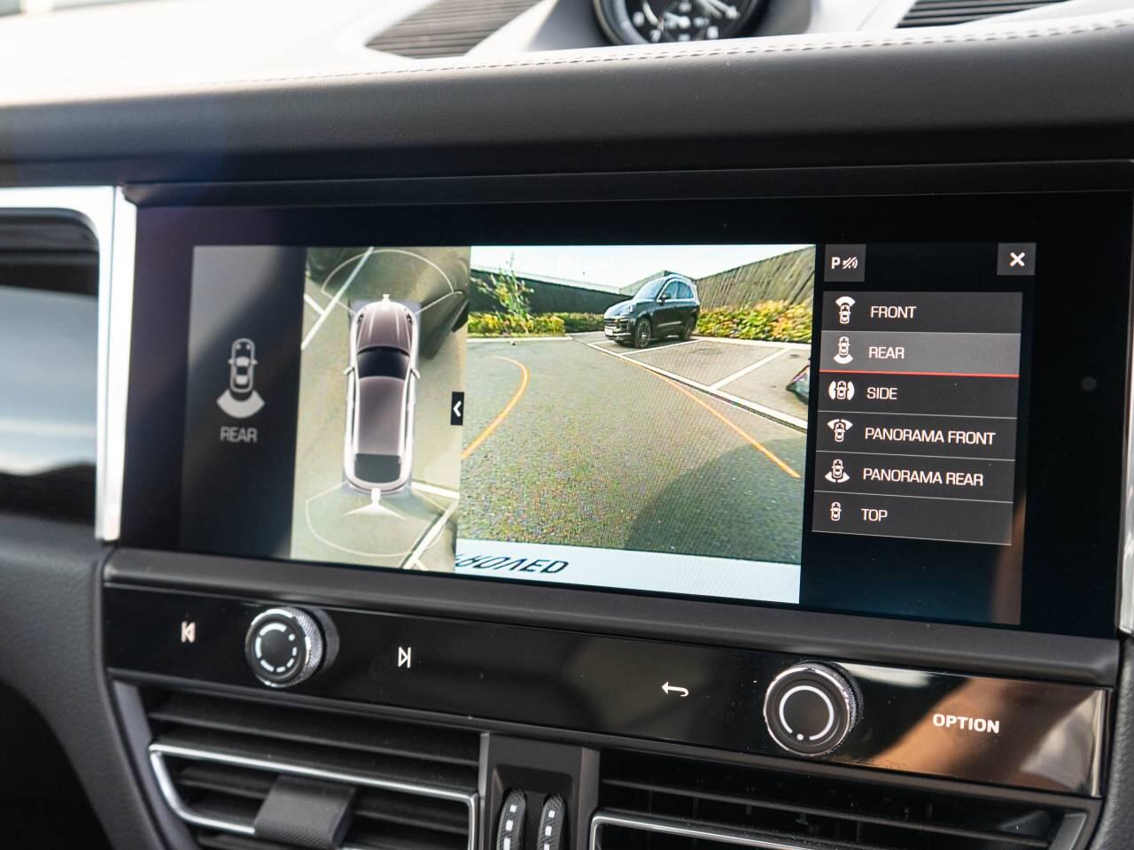 Porsche Macan view 41