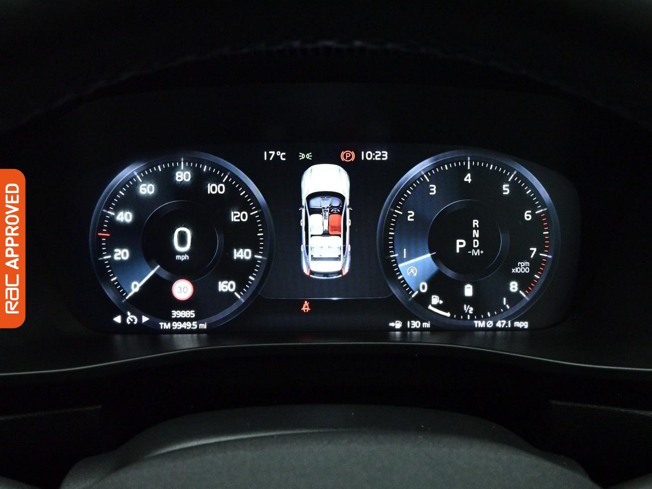Volvo XC40 view 11