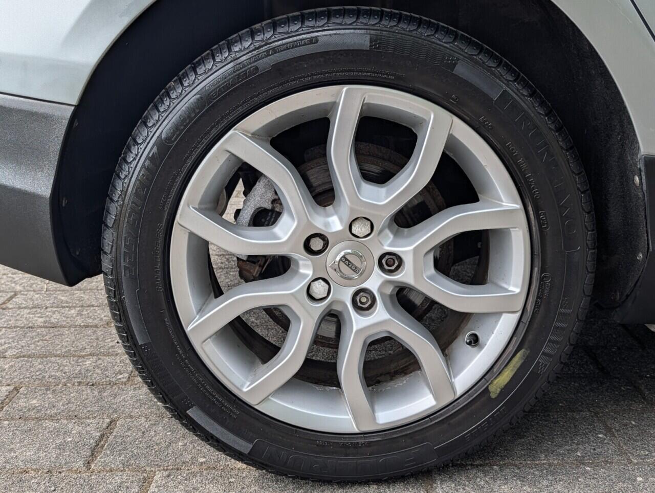 Volvo V40 Cross Country view 47