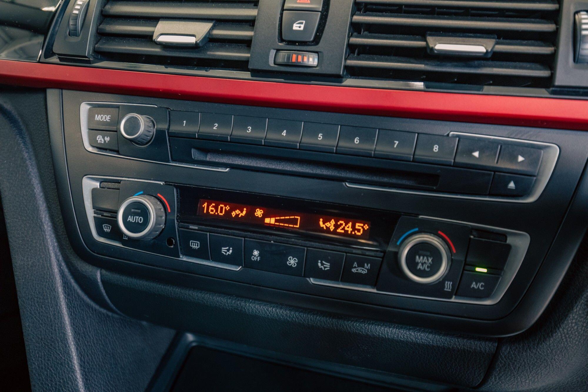BMW 3 Series view 21