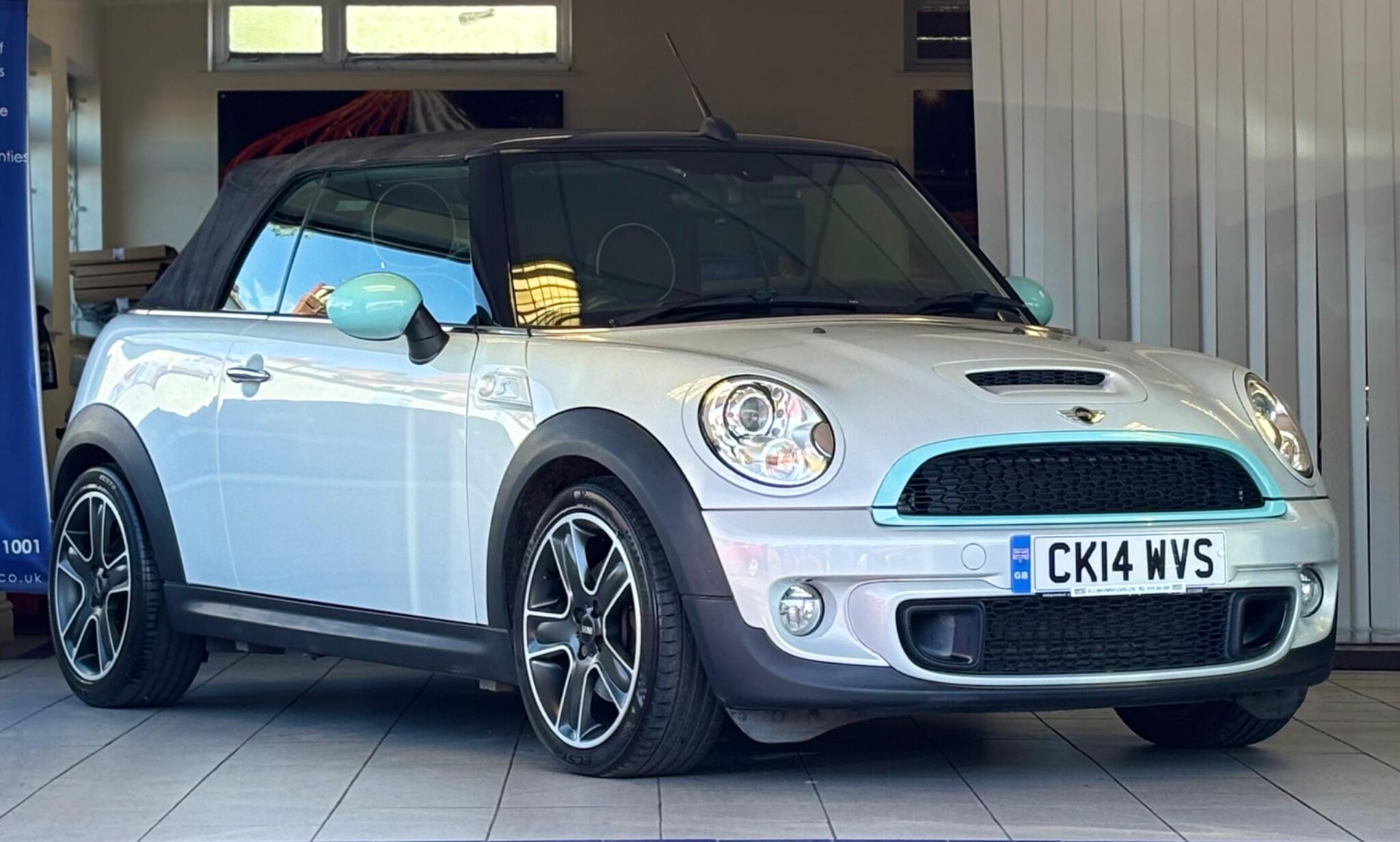 Mini Convertible view 5