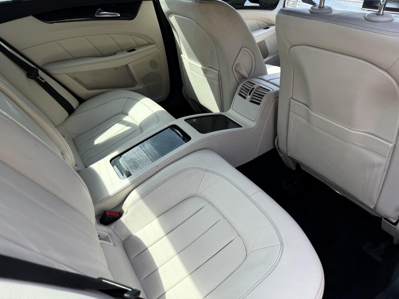 Mercedes-Benz CLS view 28