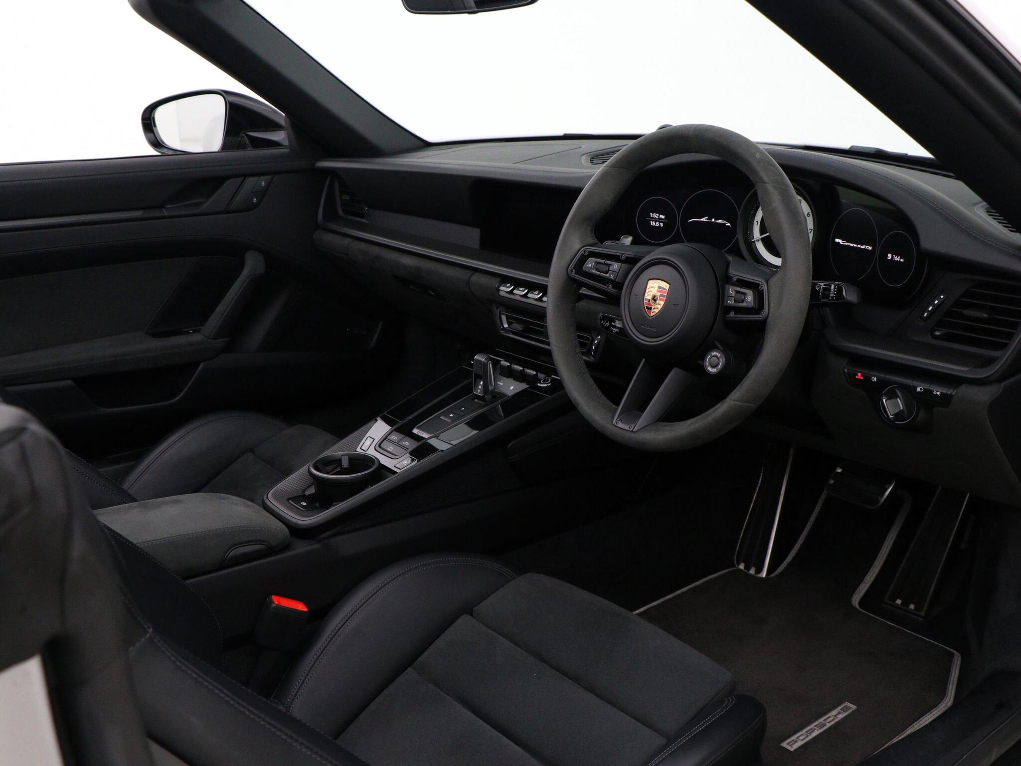 Porsche 911 view 31