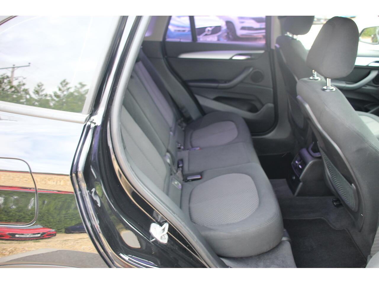 BMW X1 view 18