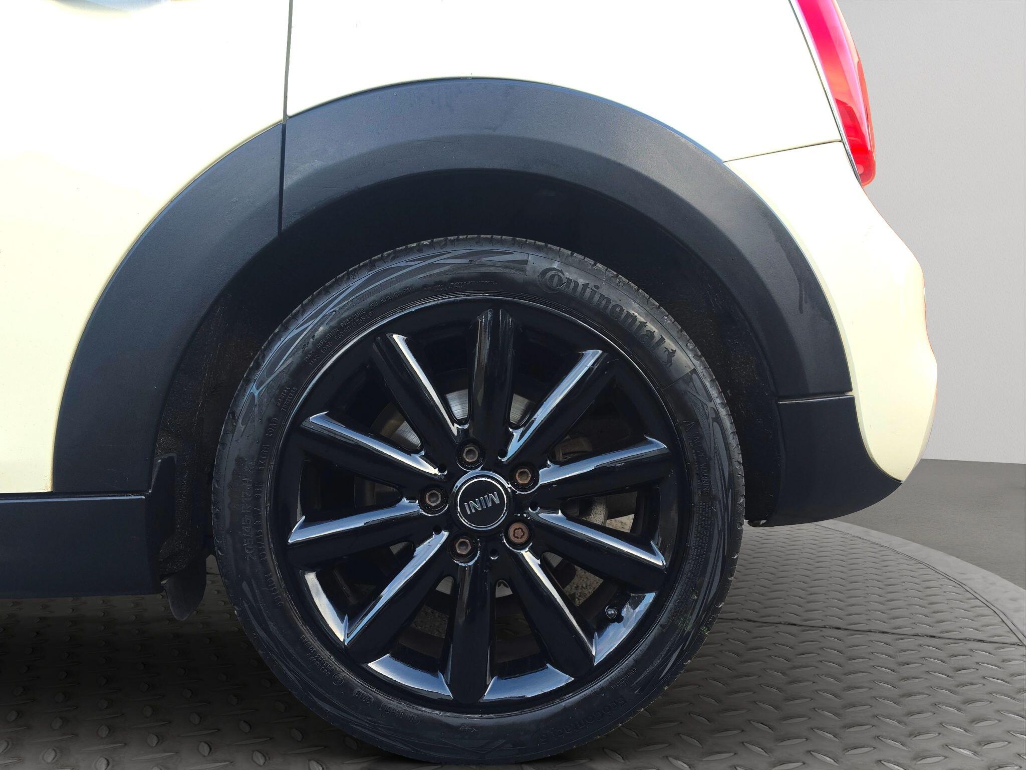 Mini Cooper view 18