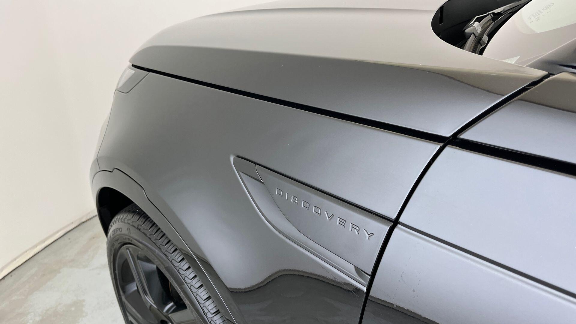 Land Rover Discovery view 20