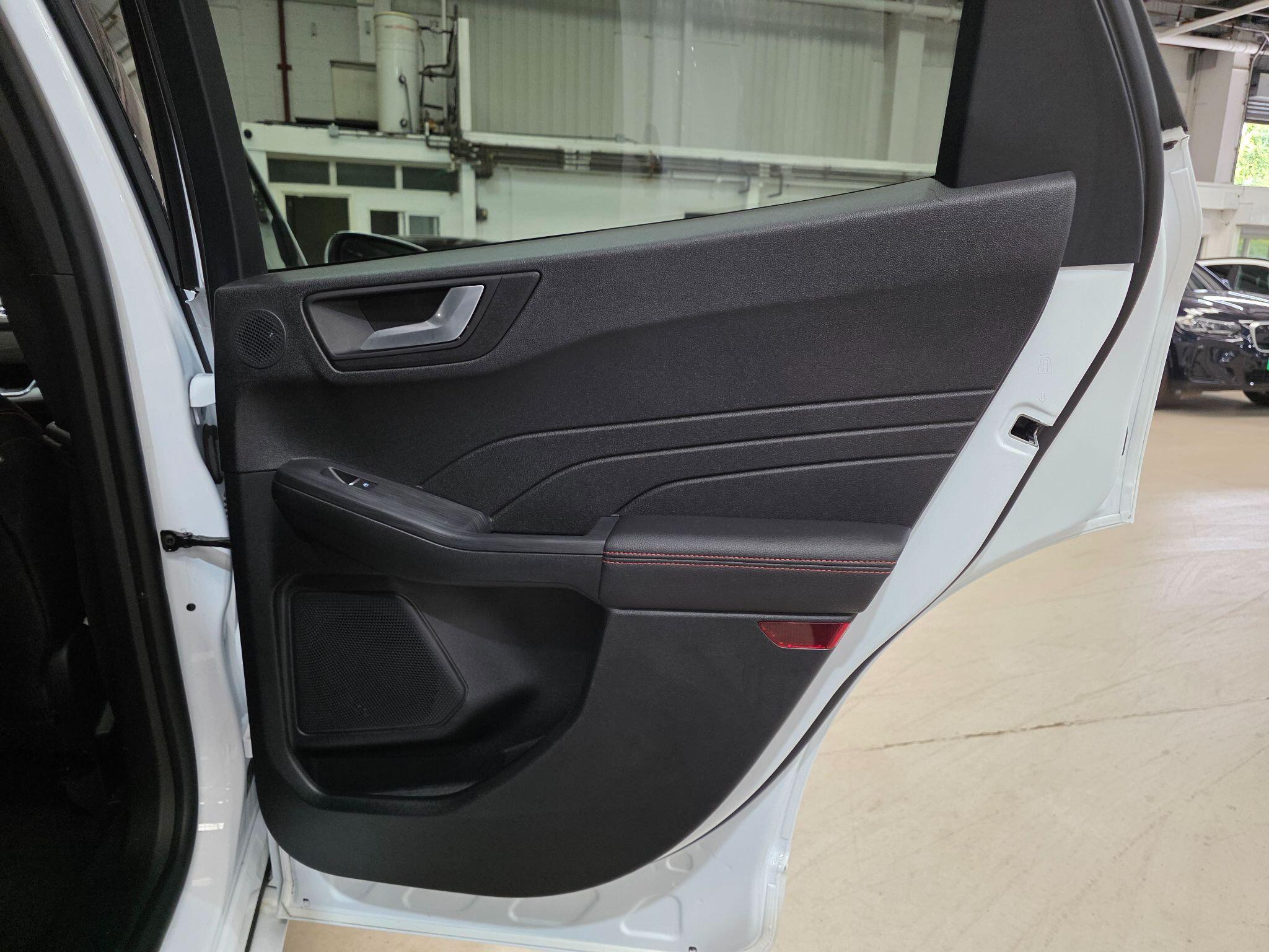 Ford Kuga view 22