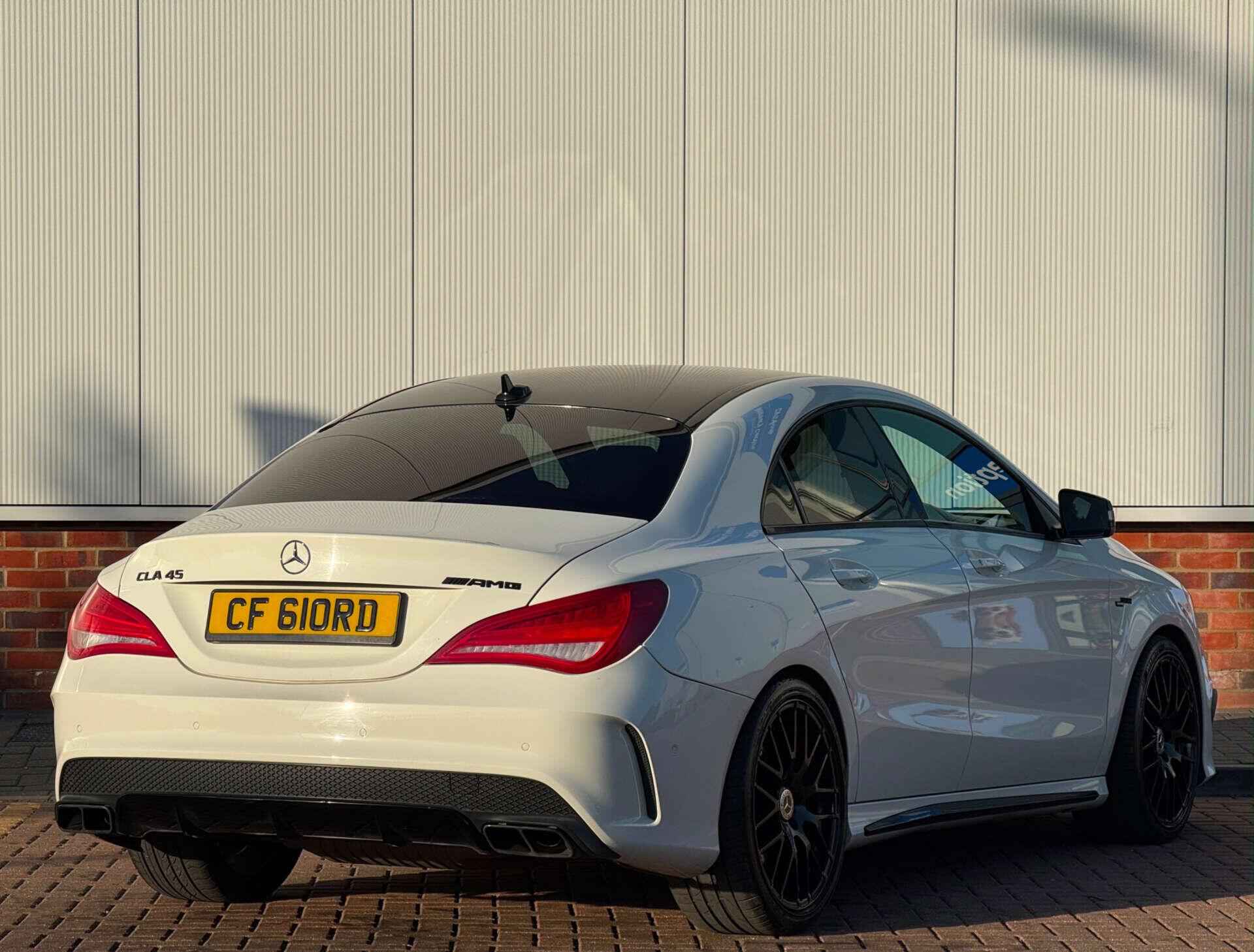Mercedes-Benz Cla view 9