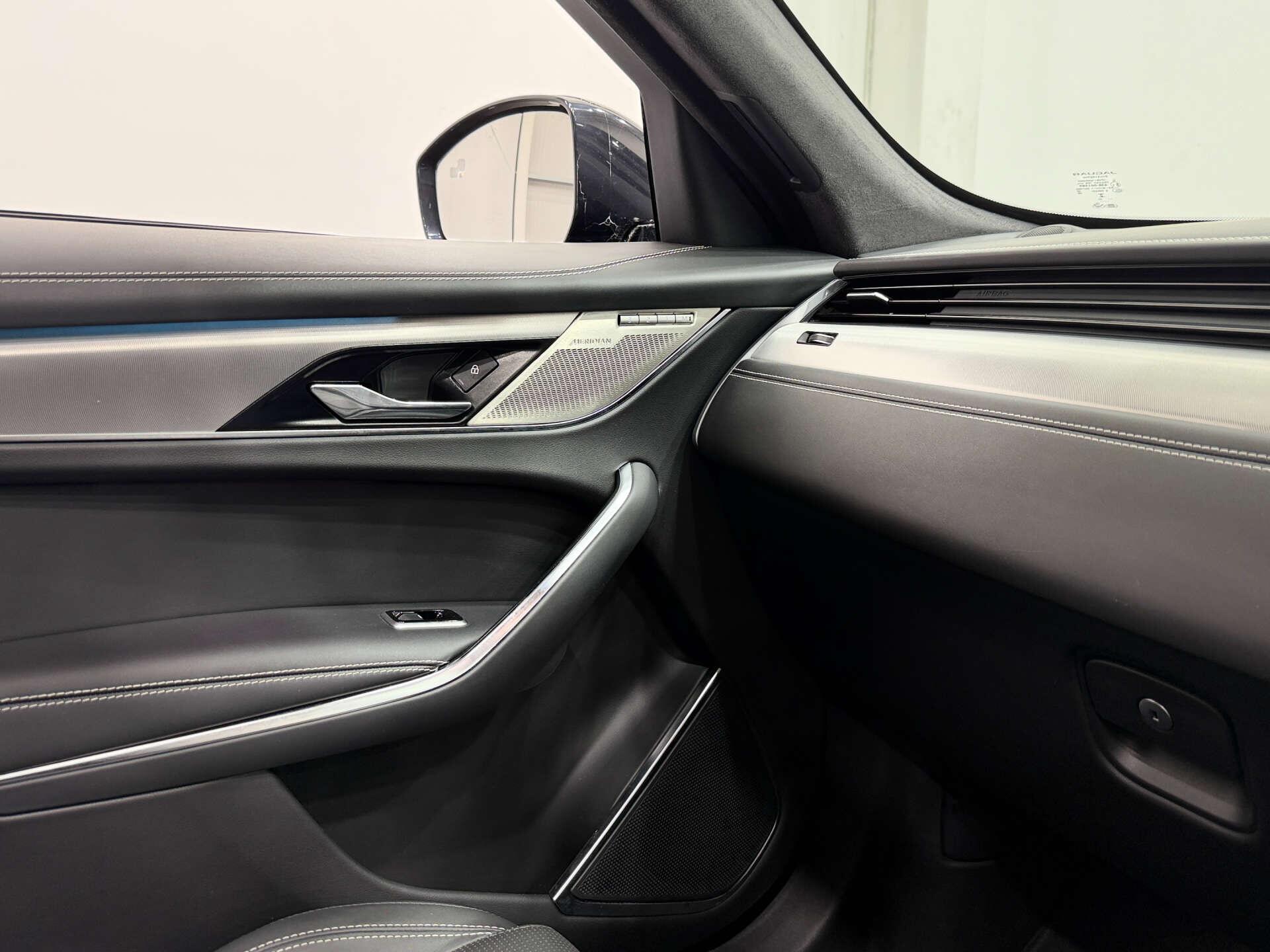 Jaguar F-Pace view 37
