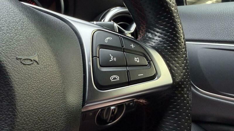 Mercedes-Benz GLA view 17