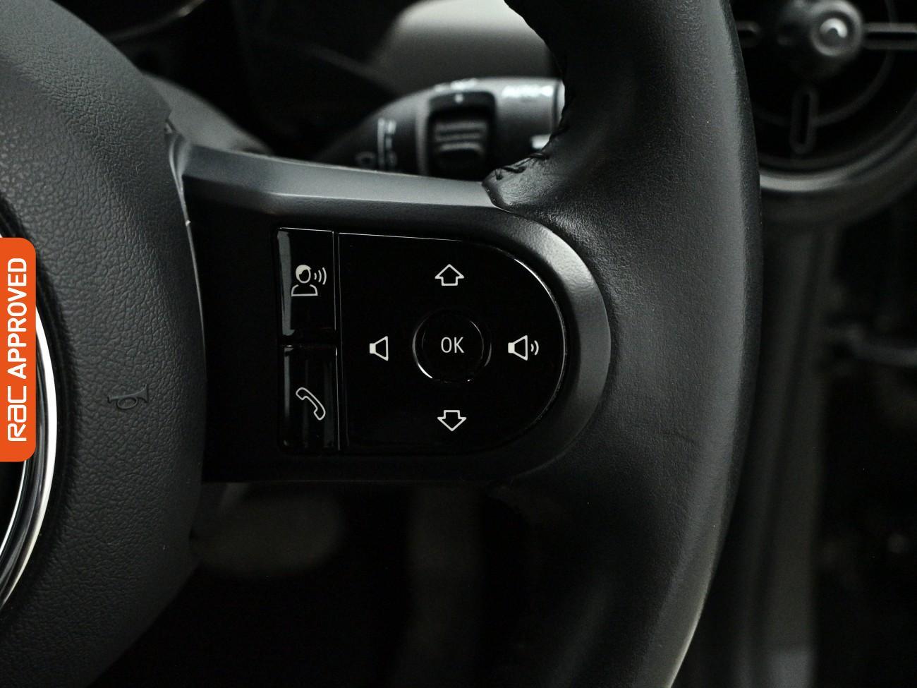 Mini Hatch view 24
