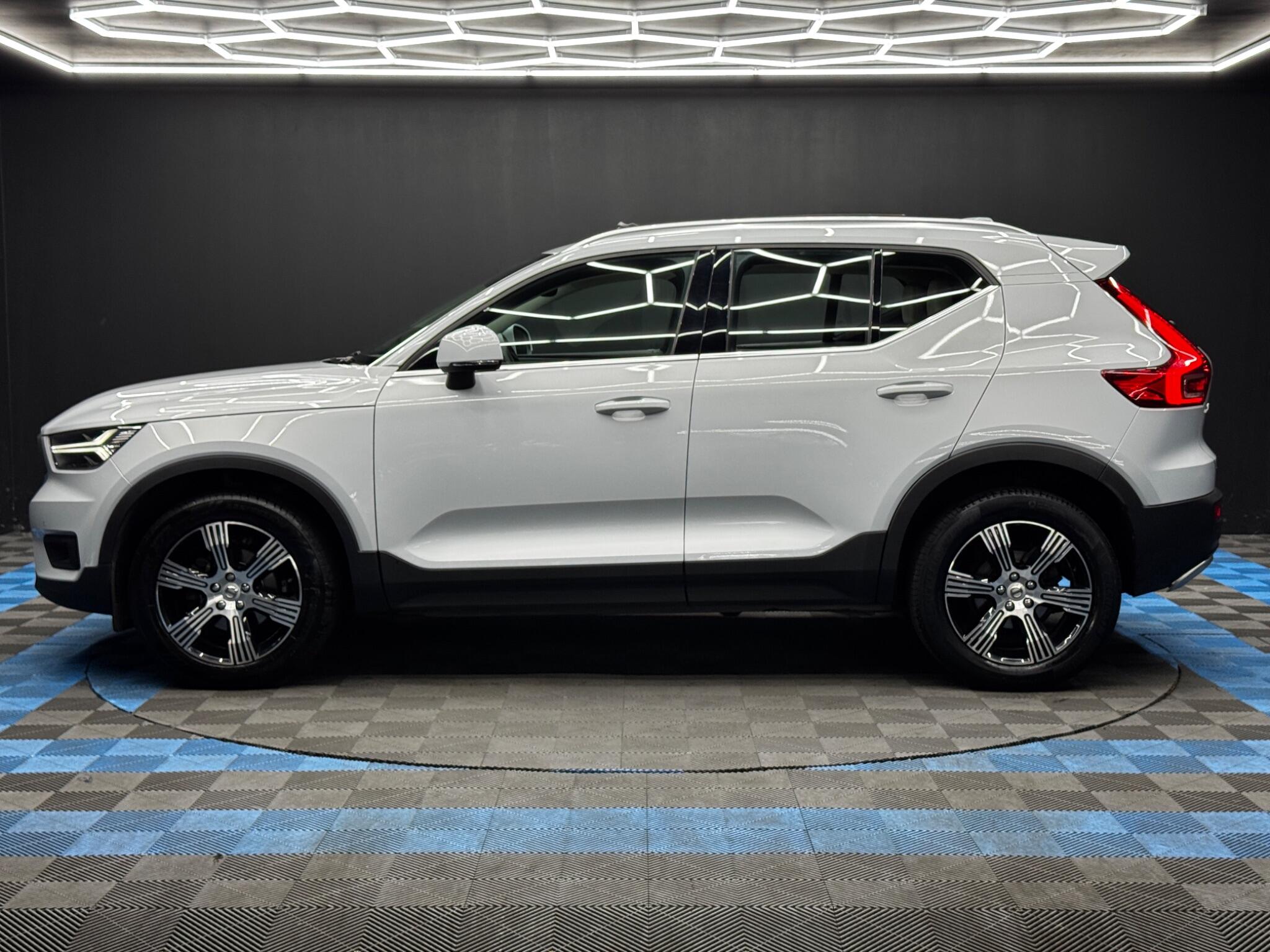 Volvo XC40 view 8