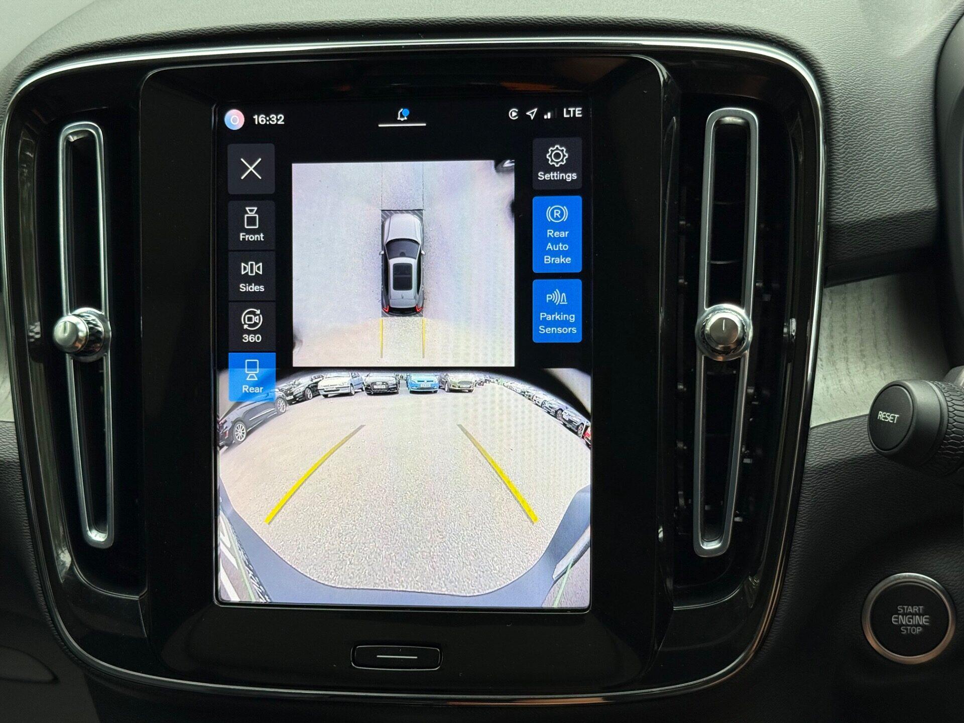 Volvo XC40 view 44