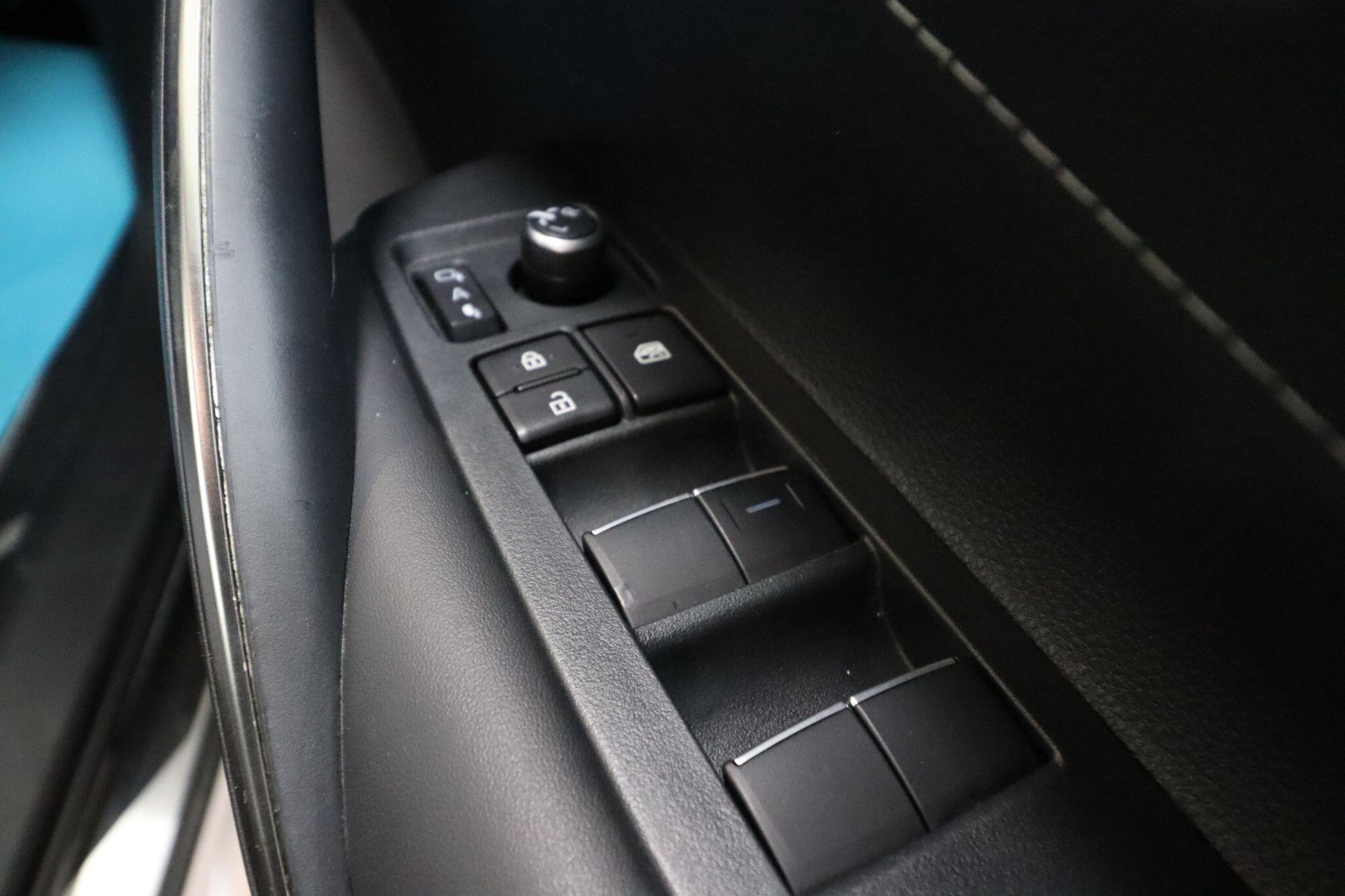 Toyota Corolla view 16