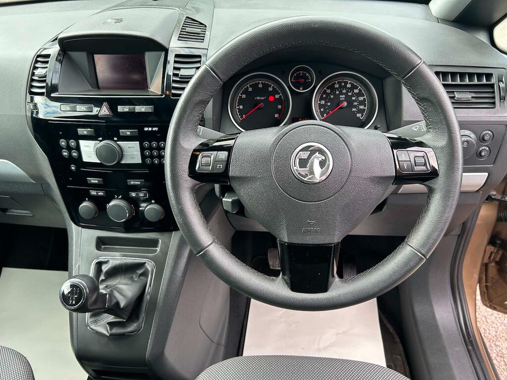 Vauxhall Zafira view 9