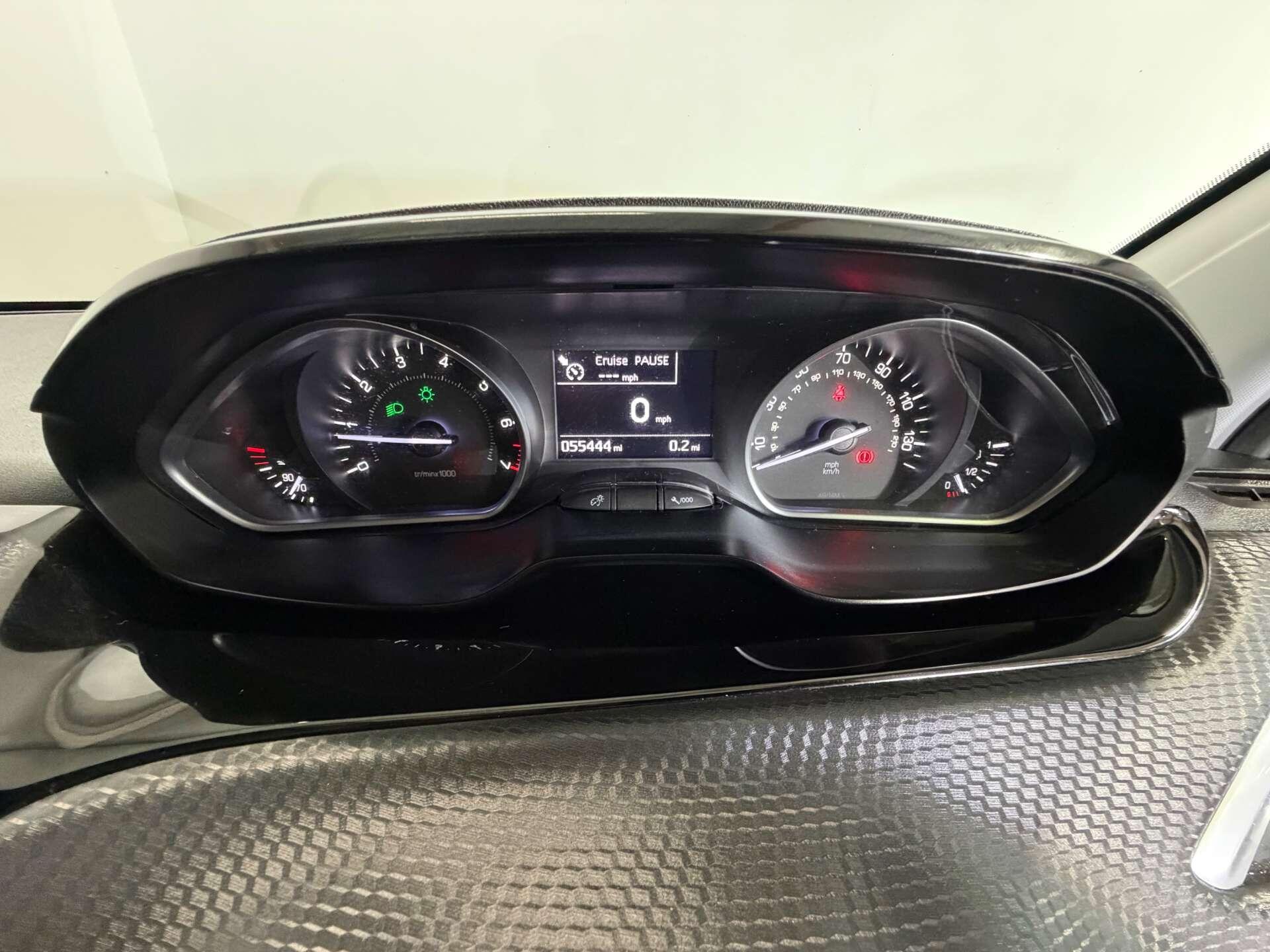 Peugeot 208 view 20