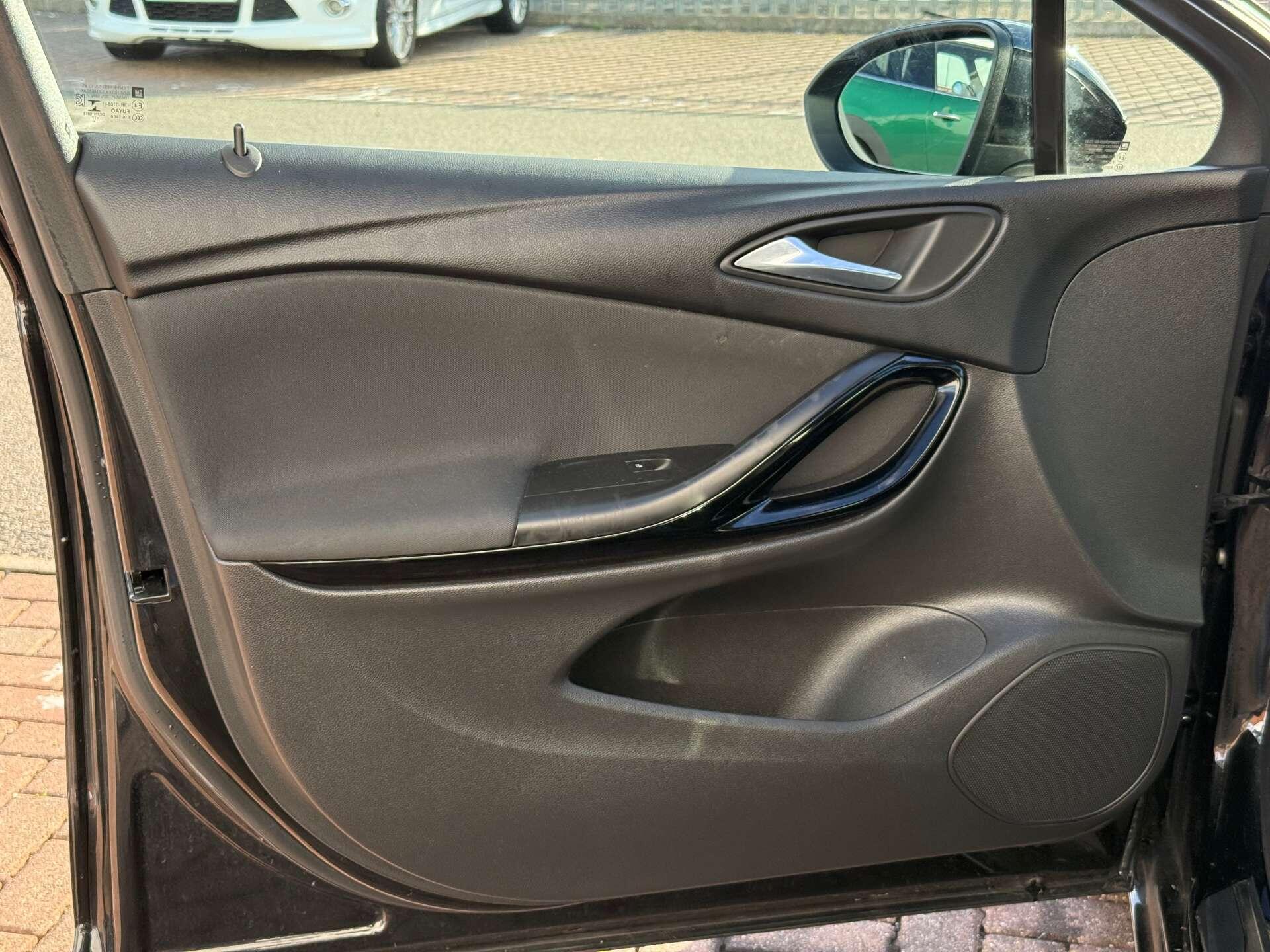 Vauxhall Astra view 50