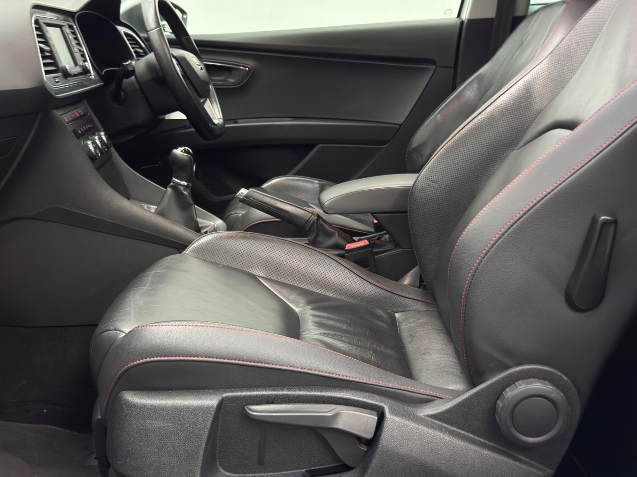 Seat Leon SEAT Leon view 45