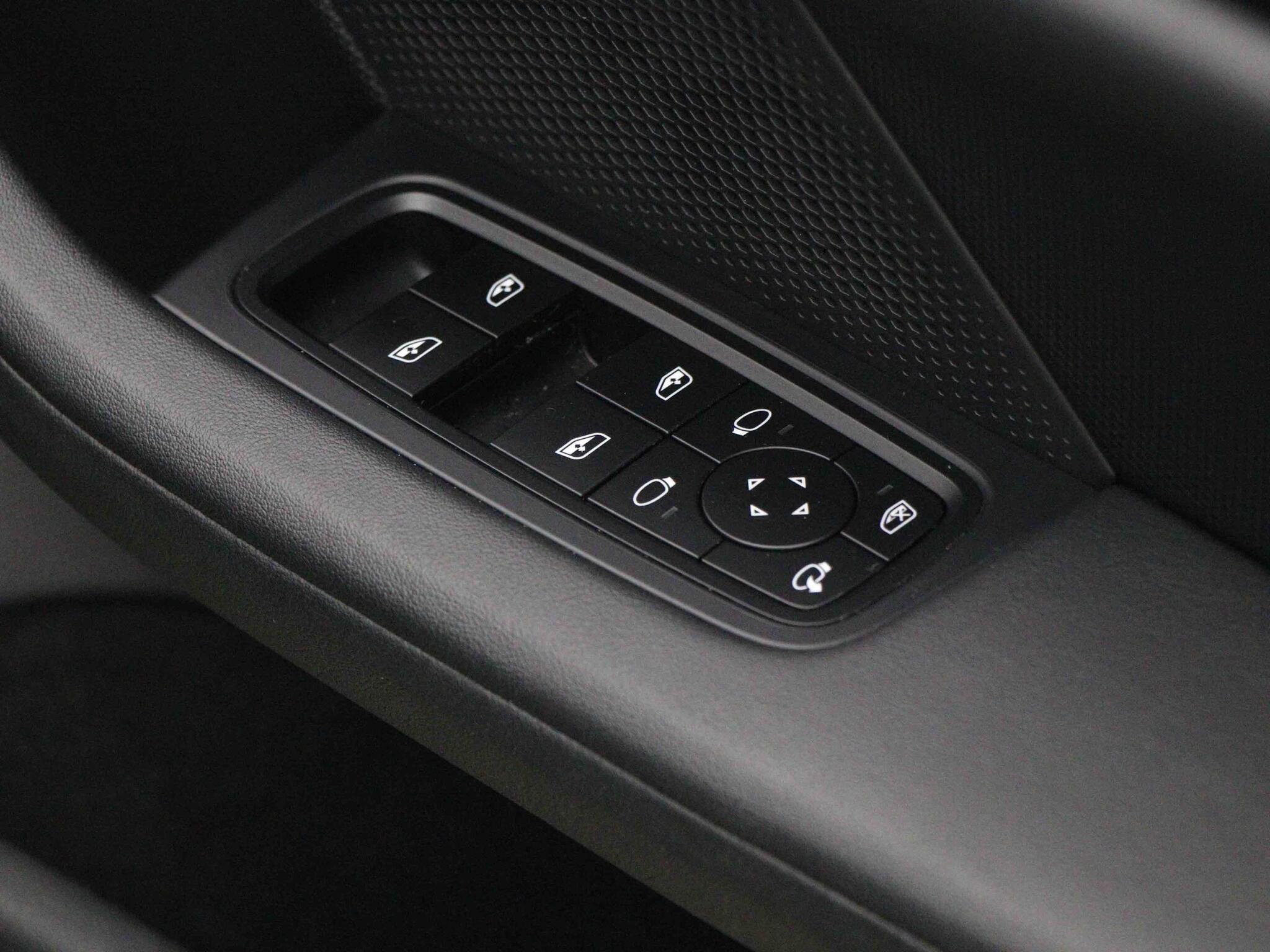 Porsche Taycan view 34