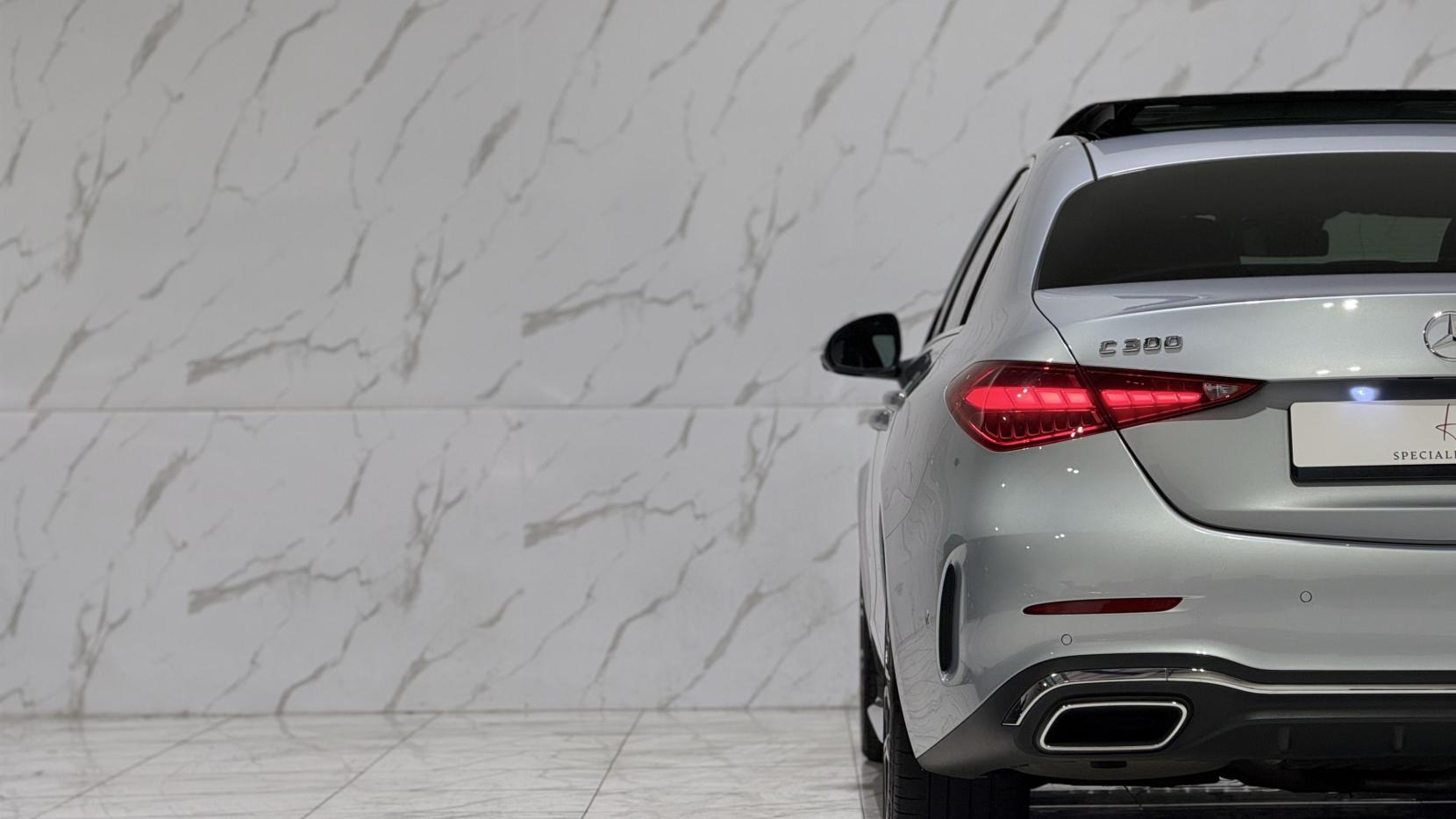 Mercedes-Benz C-Class view 41