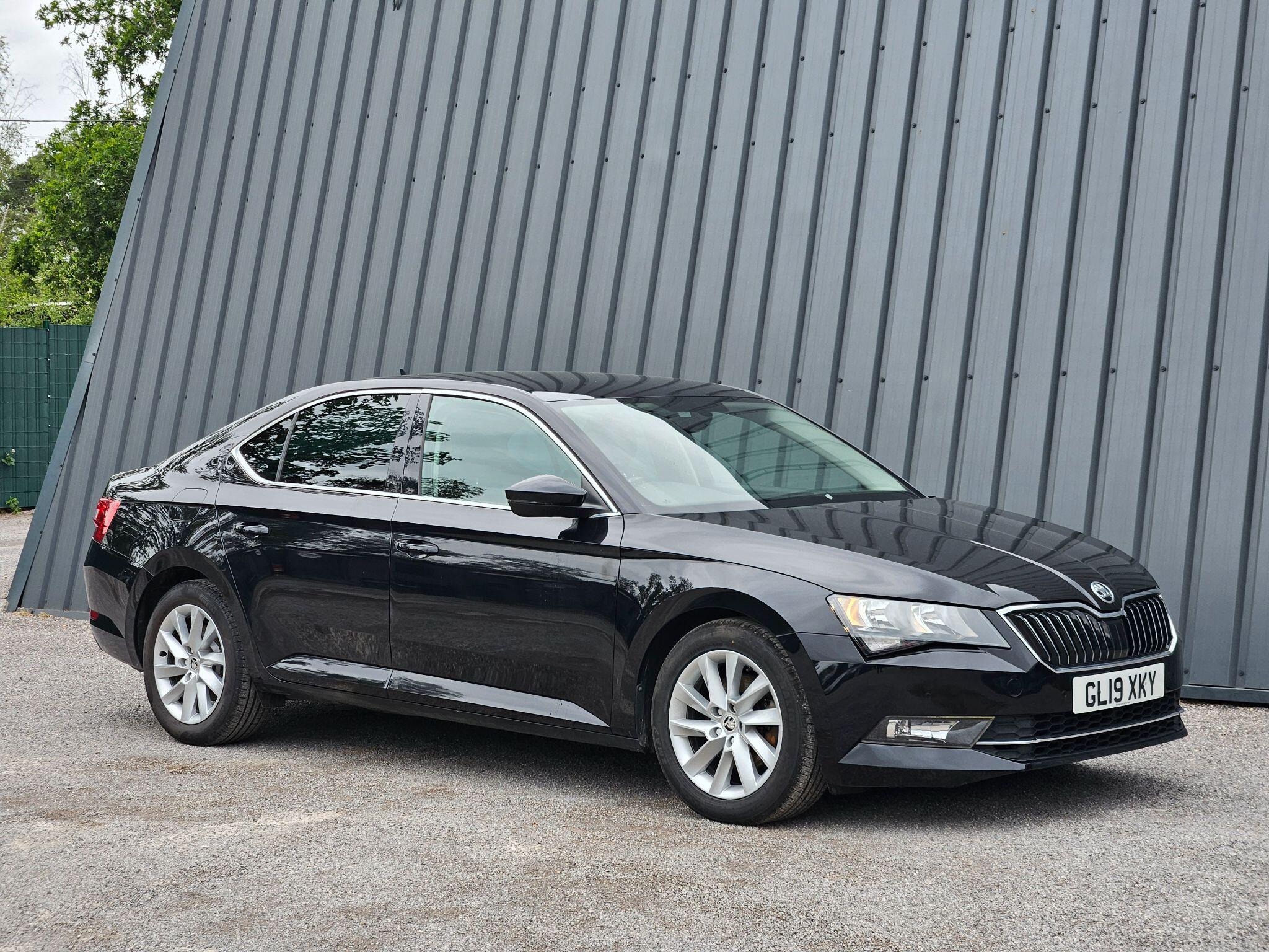 2019 Skoda Superb image 6